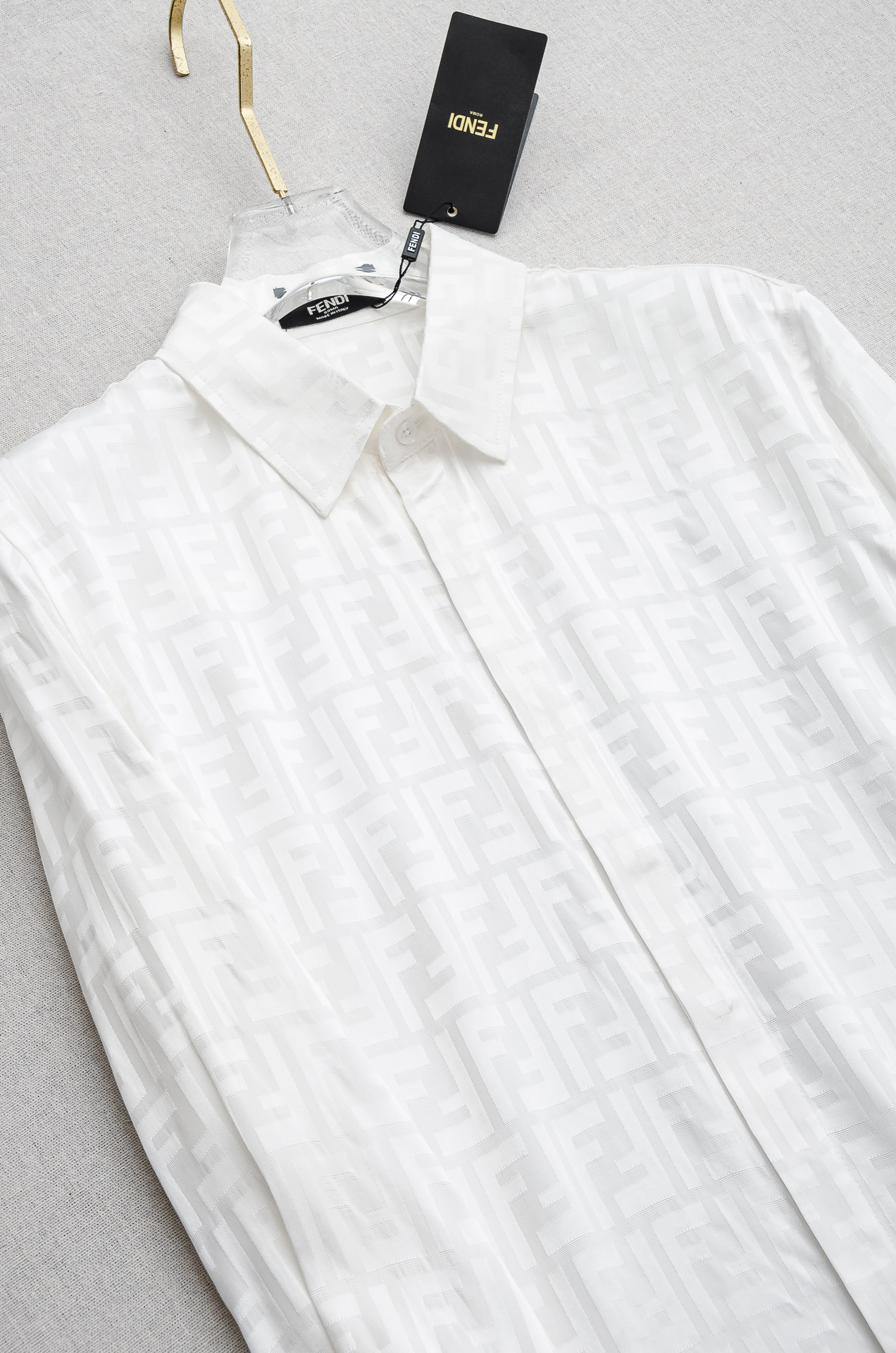 Fendi芬迪 2025新款满幅提花衬衣 #都市简约个性高级风，经典全景提花字母图案设计!最新时尚潮流人