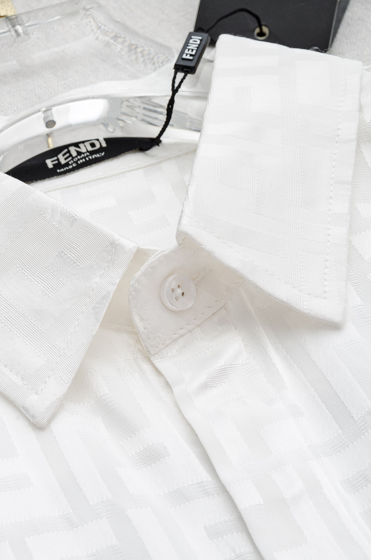 Fendi芬迪 2025新款满幅提花衬衣 #都市简约个性高级风，经典全景提花字母图案设计!最新时尚潮流人