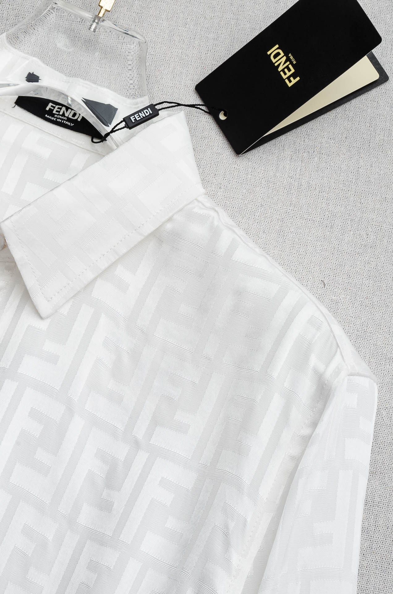 Fendi芬迪 2025新款满幅提花衬衣 #都市简约个性高级风，经典全景提花字母图案设计!最新时尚潮流人