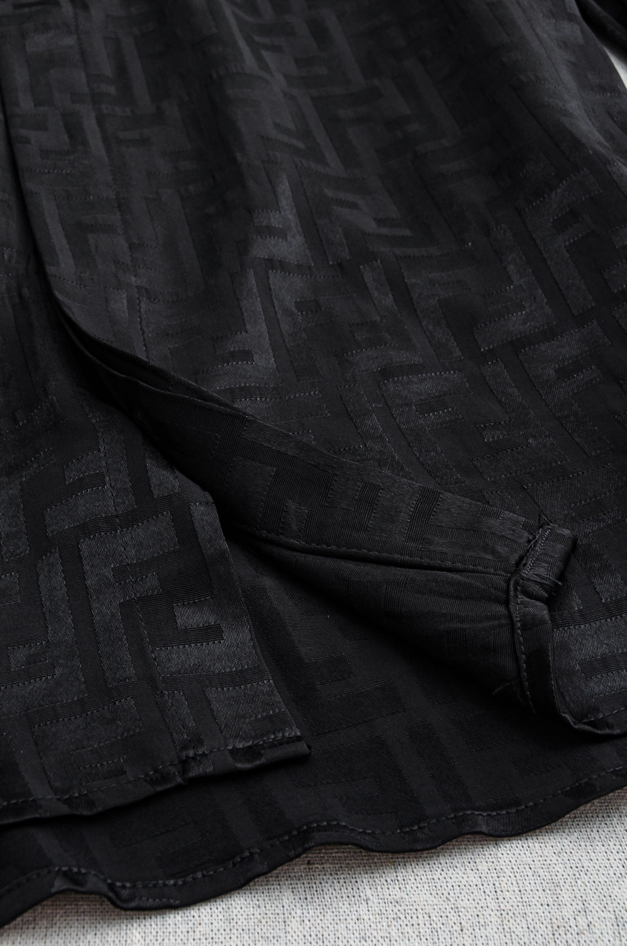 Fendi芬迪 2025新款满幅提花衬衣 #都市简约个性高级风，经典全景提花字母图案设计!最新时尚潮流人