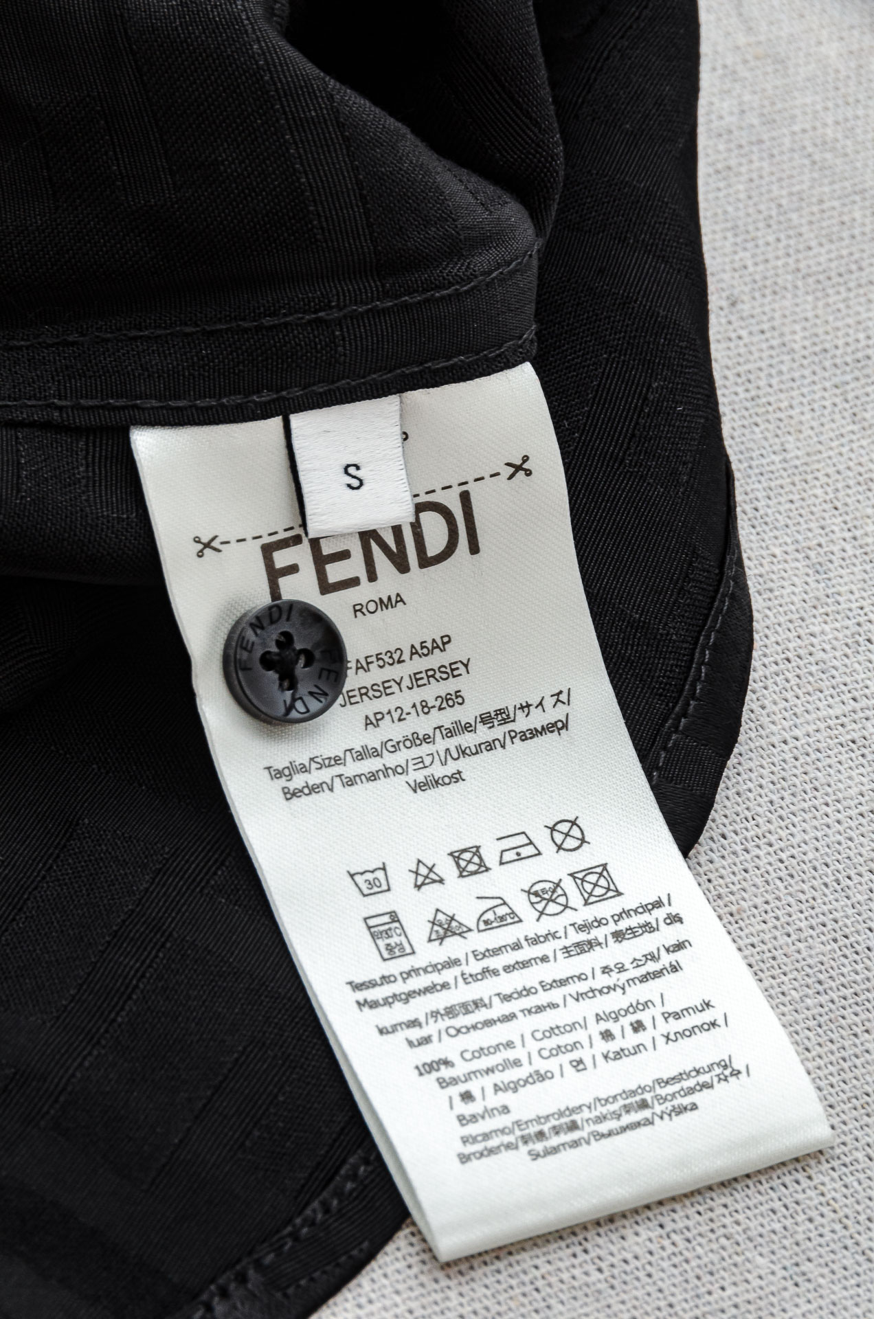 Fendi芬迪 2025新款满幅提花衬衣 #都市简约个性高级风，经典全景提花字母图案设计!最新时尚潮流人