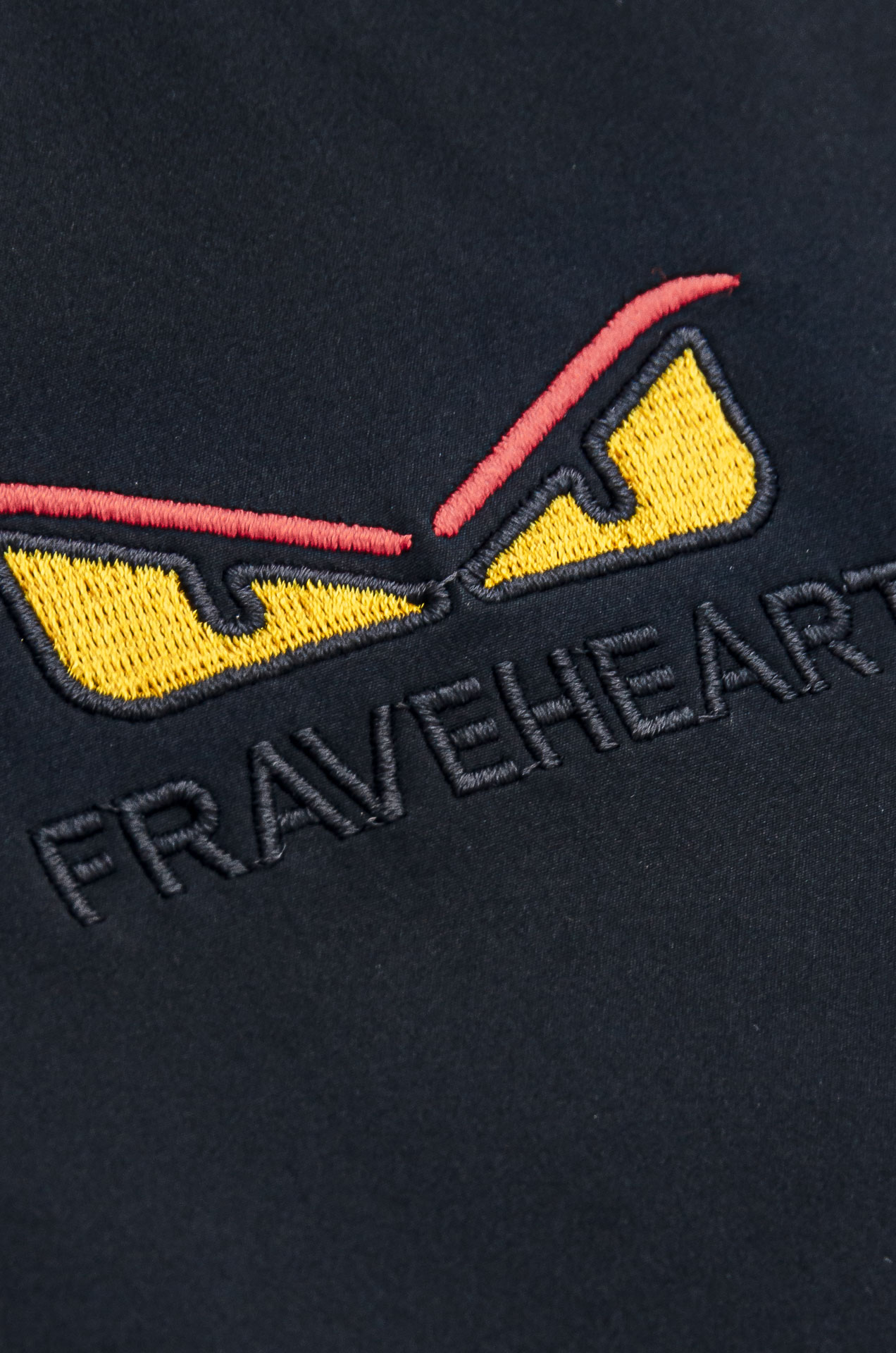 芬迪Fendi 立体刺绣修饰弹力抽绳腰头男士休闲舒适直筒长裤其匠心打造，毋庸置疑的极品重磅，无需过多的词