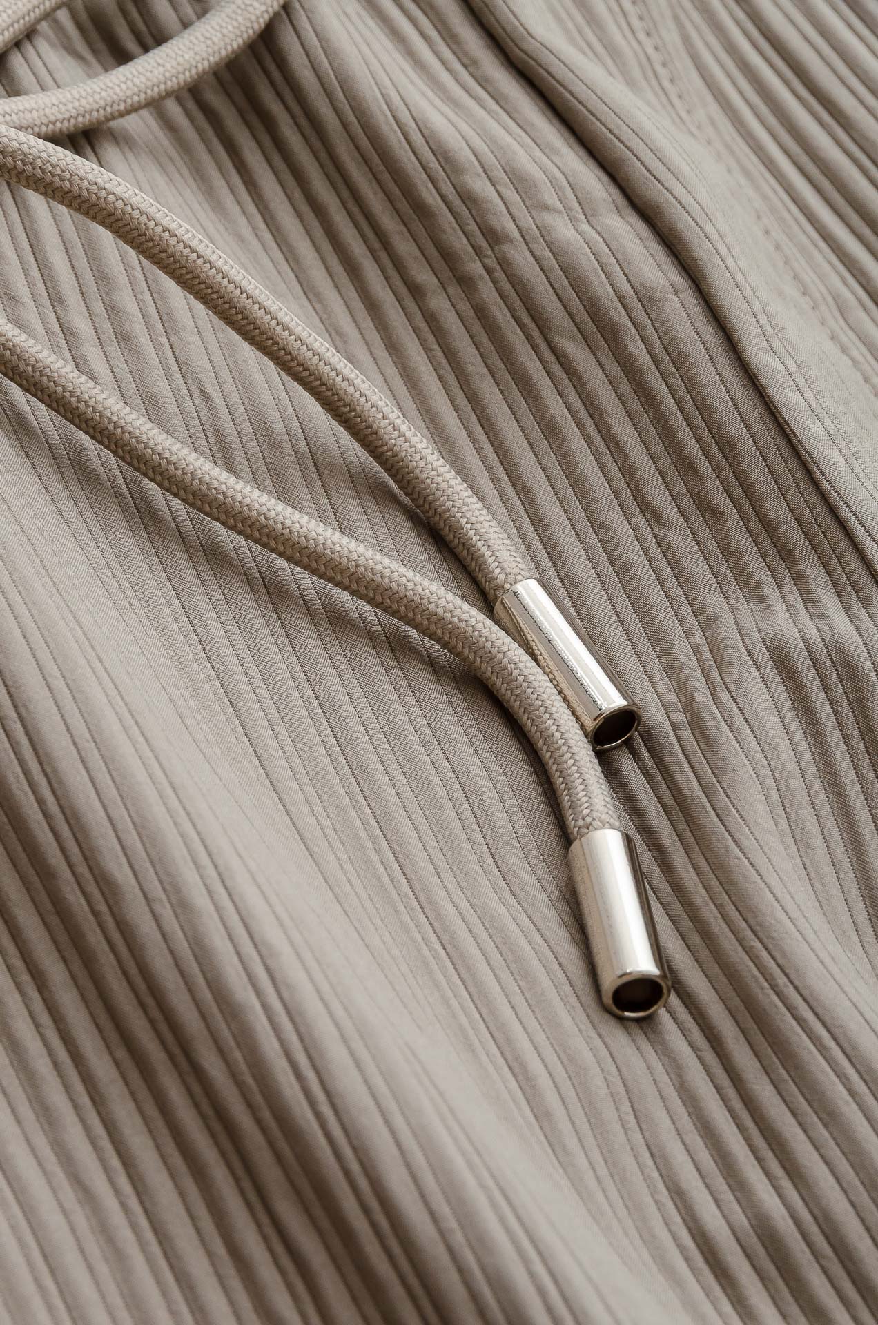 罗意威loewe立体刺绣修饰弹力抽绳腰头男士休闲舒适直筒长裤其匠心打造，毋庸置疑的极品重磅，无需过多的词