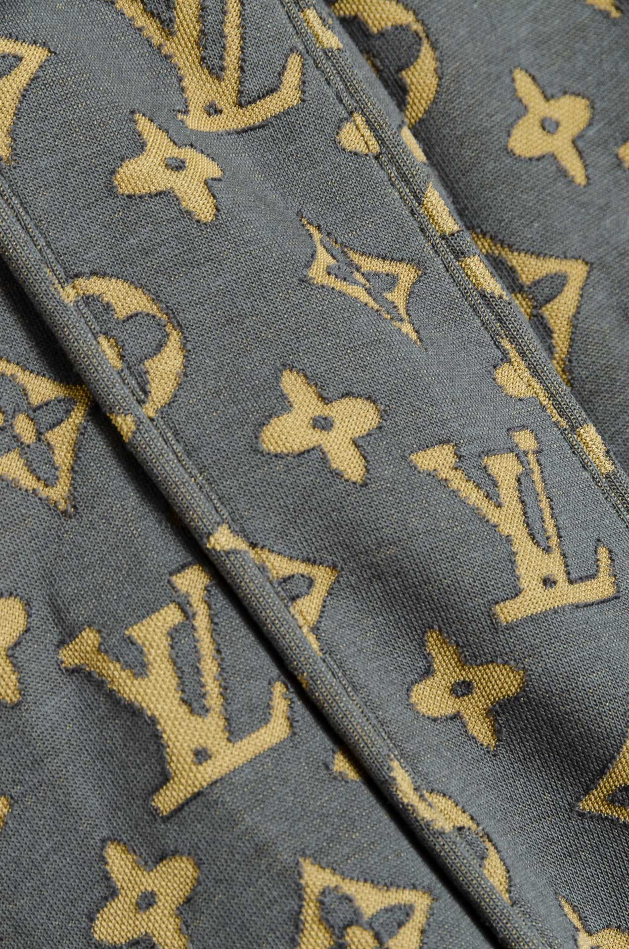 LV 驴牌2025FW满印提花夹克外套#秋季新品，极富品牌元素特征的一款单品，满身老花LOGO，非常招眼