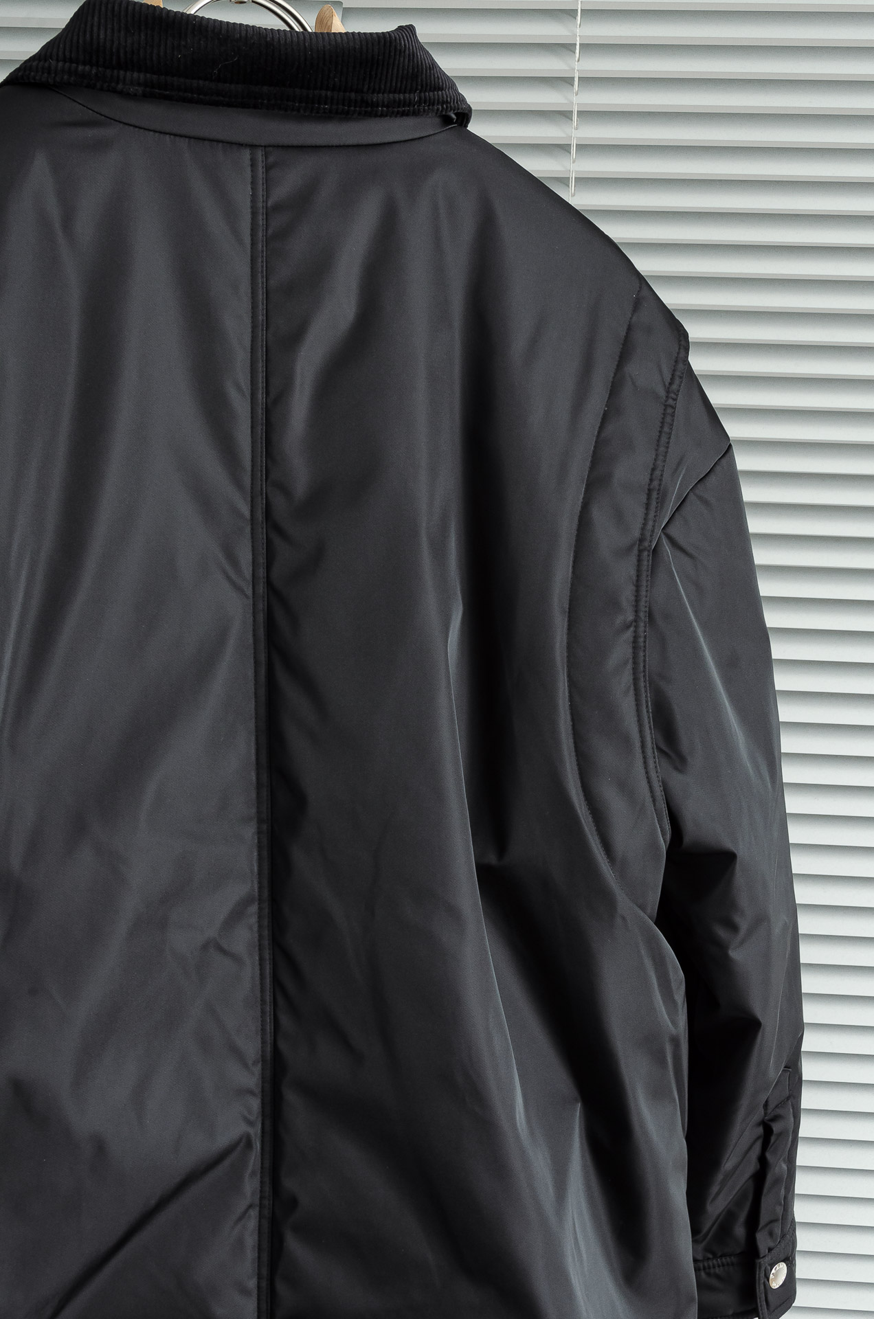 PRADA普拉达 翻盖大口袋再生尼龙翻领夹克外套棉服#选用再生尼龙面料，具备高强度，抗撕裂，耐磨损等特性