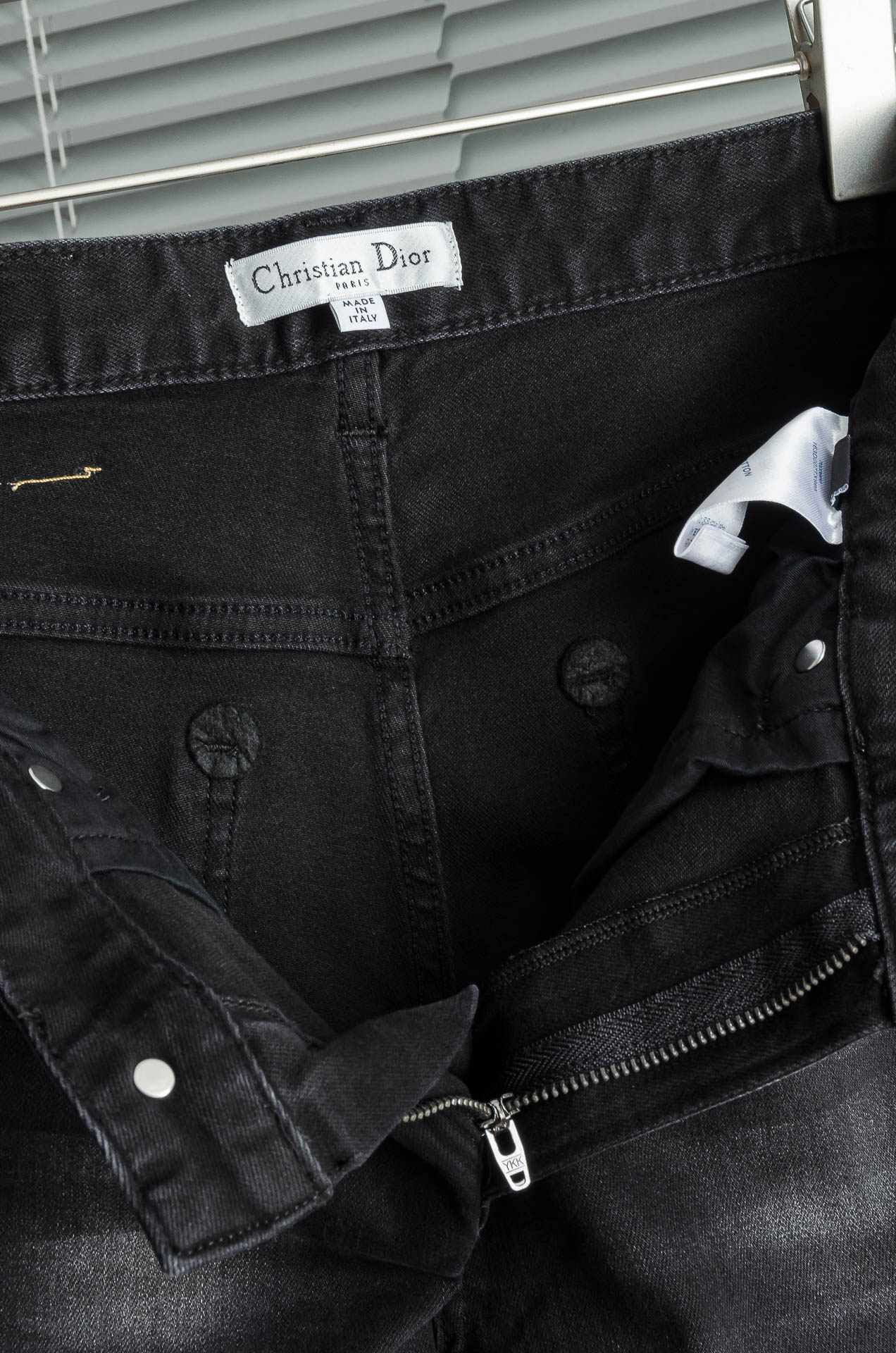 Dior 迪奥 2025男士时尚直筒牛仔长裤！最新裤装单品奉献，所有品质控男粉必须入手的极品，这样一条段