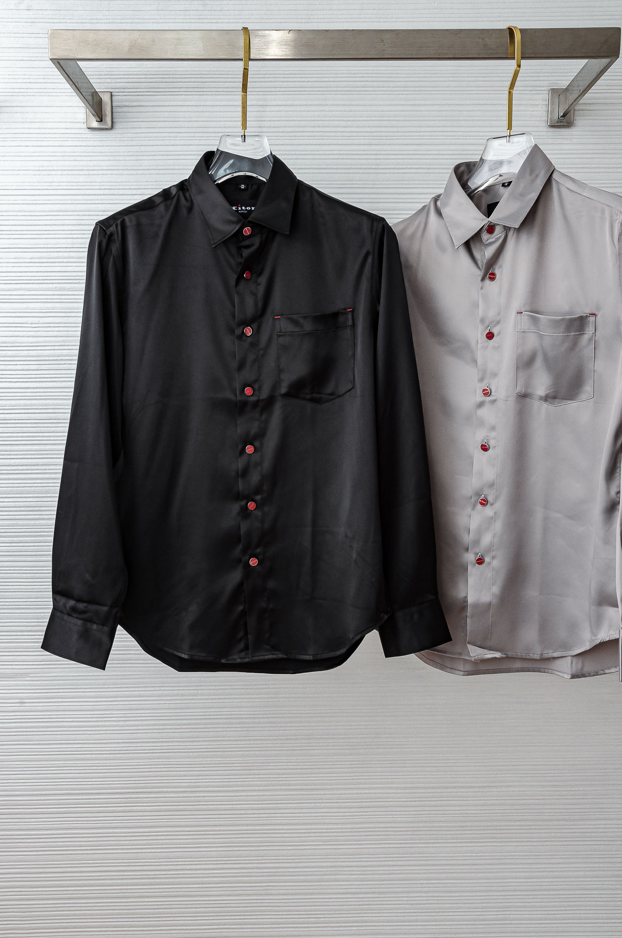 kiton2025新品 流光质感缎面面料，休闲定制纽扣免烫男士典雅纯色翻领长袖衬衫真的是秋季必备款了，抗