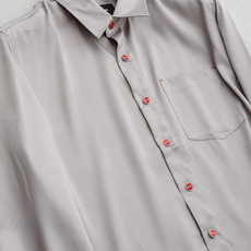 kiton2025新品 流光质感缎面面料,休闲定制纽扣免烫男士典雅纯色翻领长袖衬衫真的是秋季必备款了,抗 kiton2025新品 流光质感缎面面料,休闲定制纽扣免烫男士典雅纯色翻领长袖衬衫真的是秋季必备款了,抗