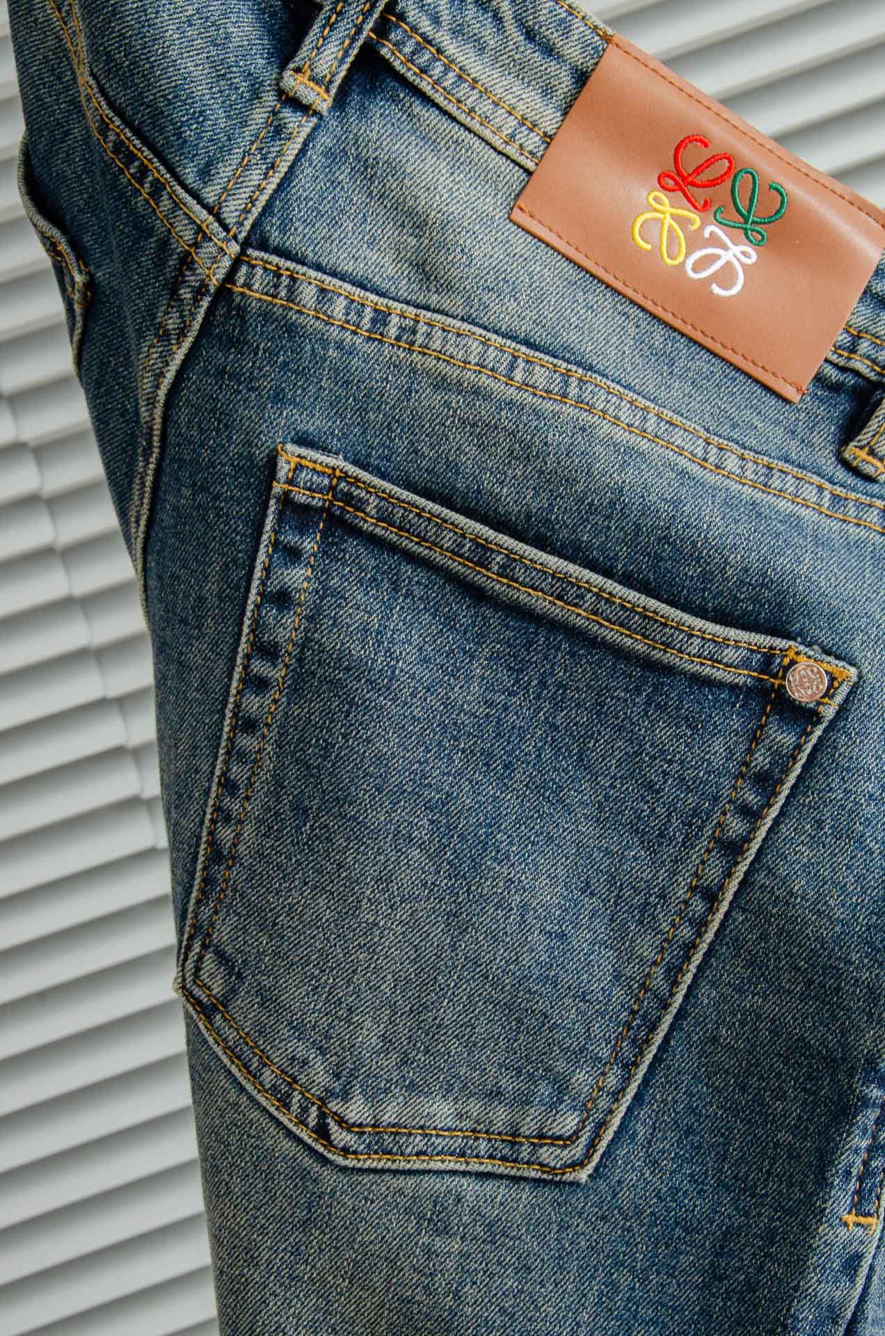 罗意威loewe 男士时装款商务休闲丹宁牛仔裤巴黎秀场演绎款！！高端奢华且非常牛掰的一款丹宁裤装，前插袋