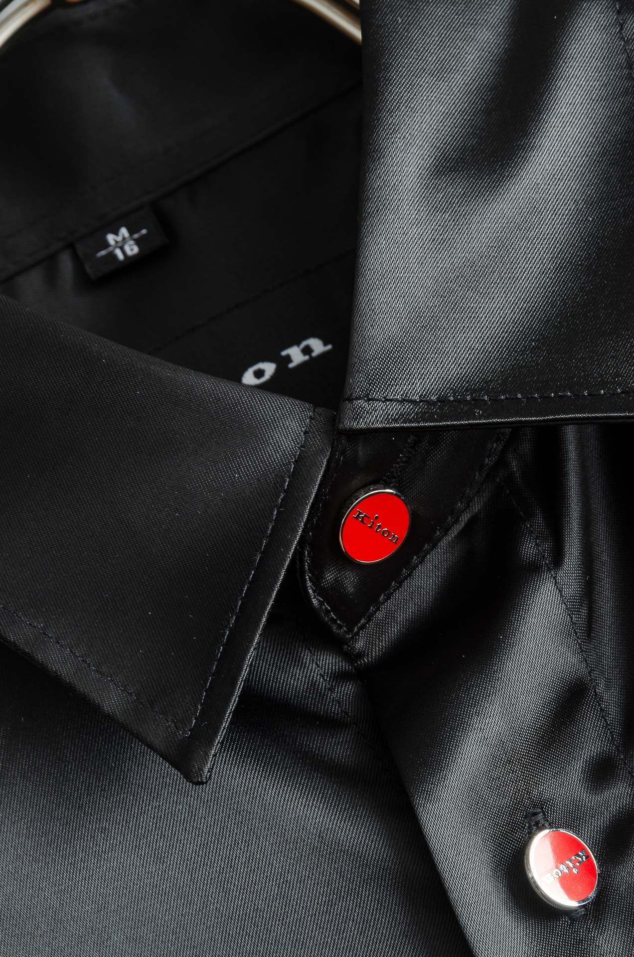 kiton2025新品 流光质感缎面面料，休闲定制纽扣免烫男士典雅纯色翻领长袖衬衫真的是秋季必备款了，抗