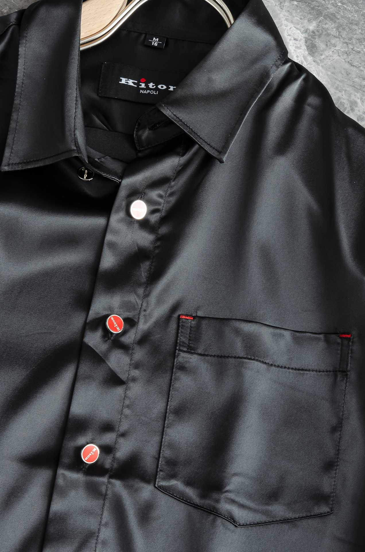 kiton2025新品 流光质感缎面面料，休闲定制纽扣免烫男士典雅纯色翻领长袖衬衫真的是秋季必备款了，抗