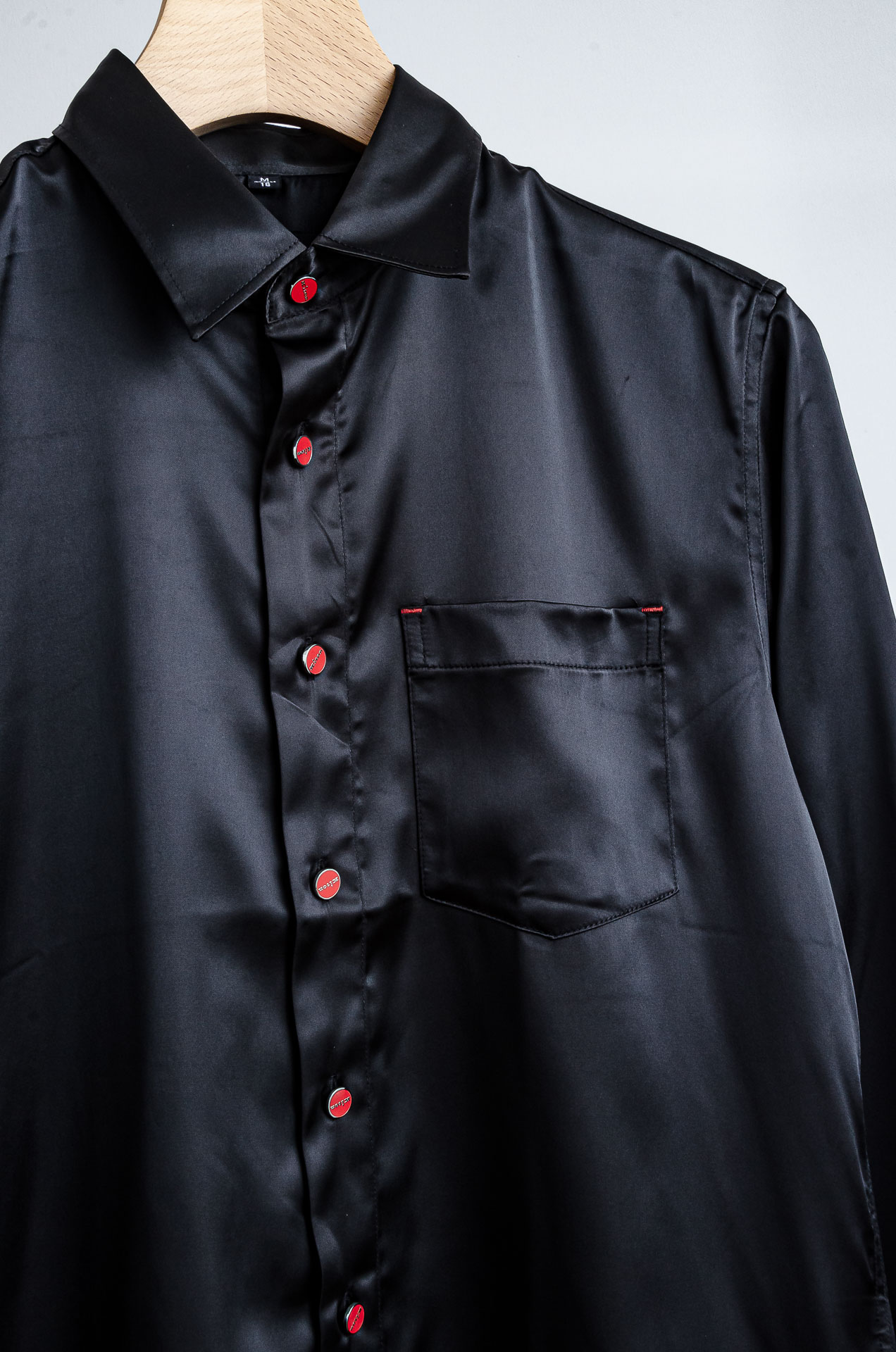 ☀️☀️kiton2025新品高端商务休闲定制纽扣免烫男士典雅纯色翻领长袖衬衫真的是秋季必备款了，抗皱耐