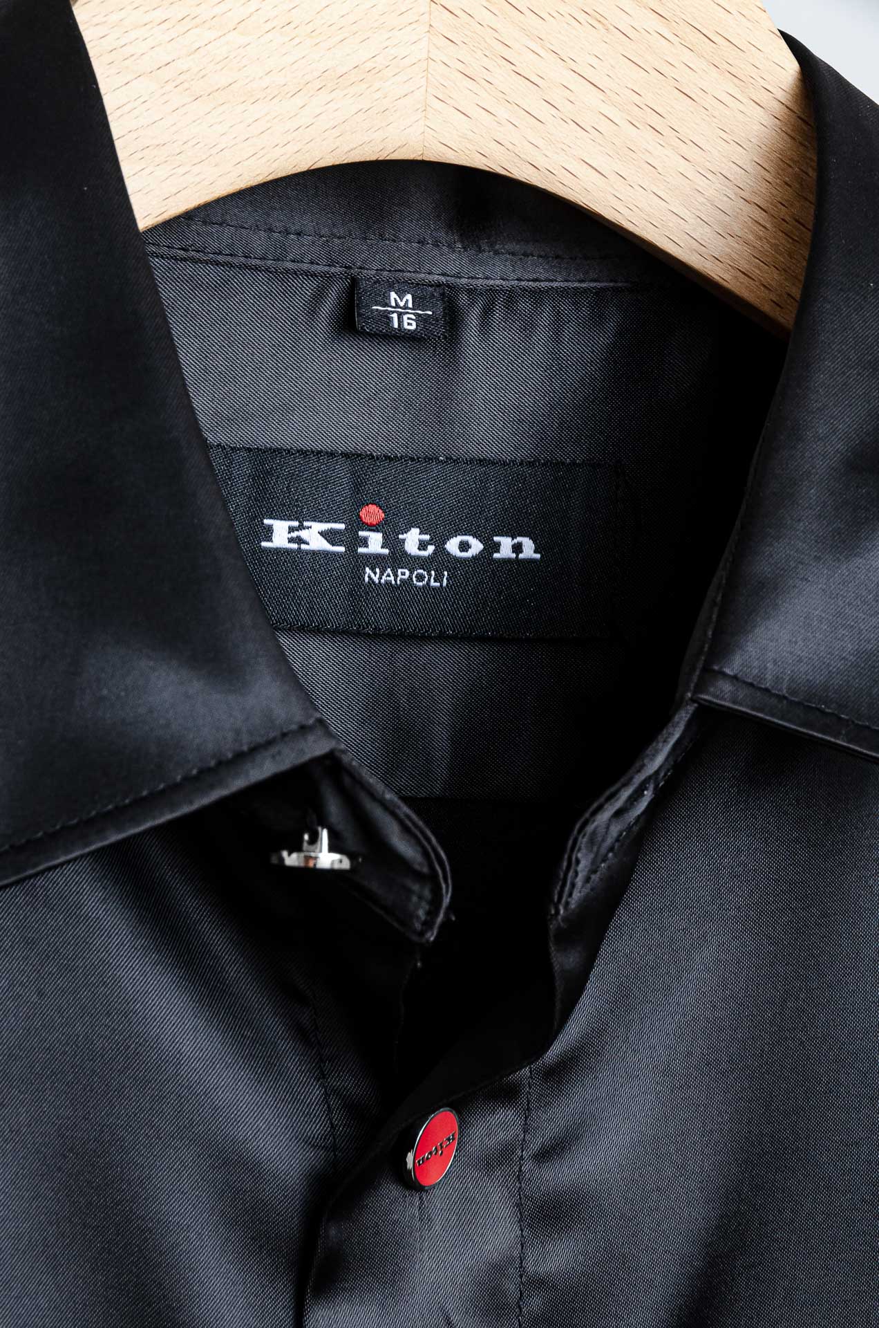 ☀️☀️kiton2025新品高端商务休闲定制纽扣免烫男士典雅纯色翻领长袖衬衫真的是秋季必备款了，抗皱耐