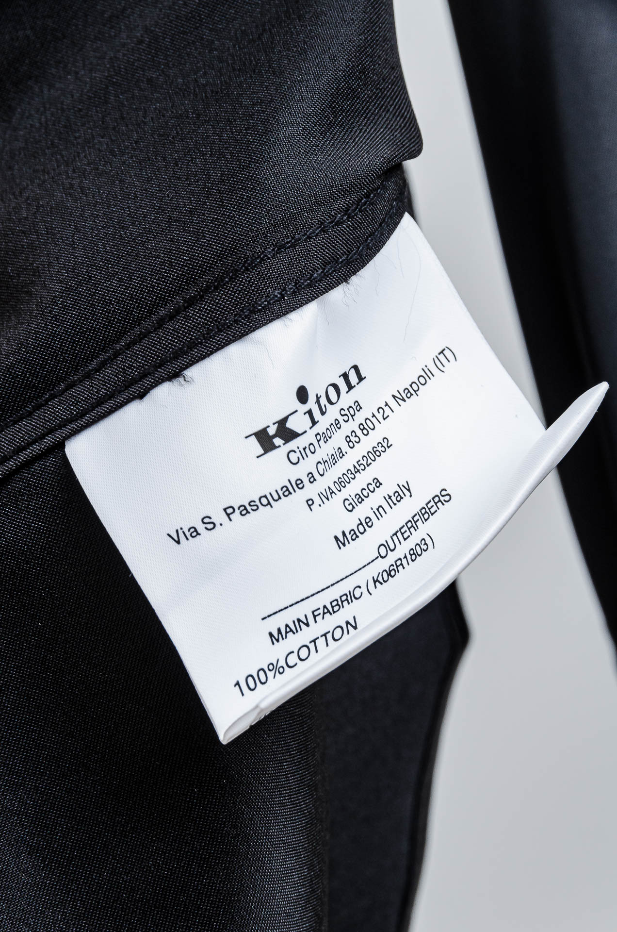 ☀️☀️kiton2025新品高端商务休闲定制纽扣免烫男士典雅纯色翻领长袖衬衫真的是秋季必备款了，抗皱耐