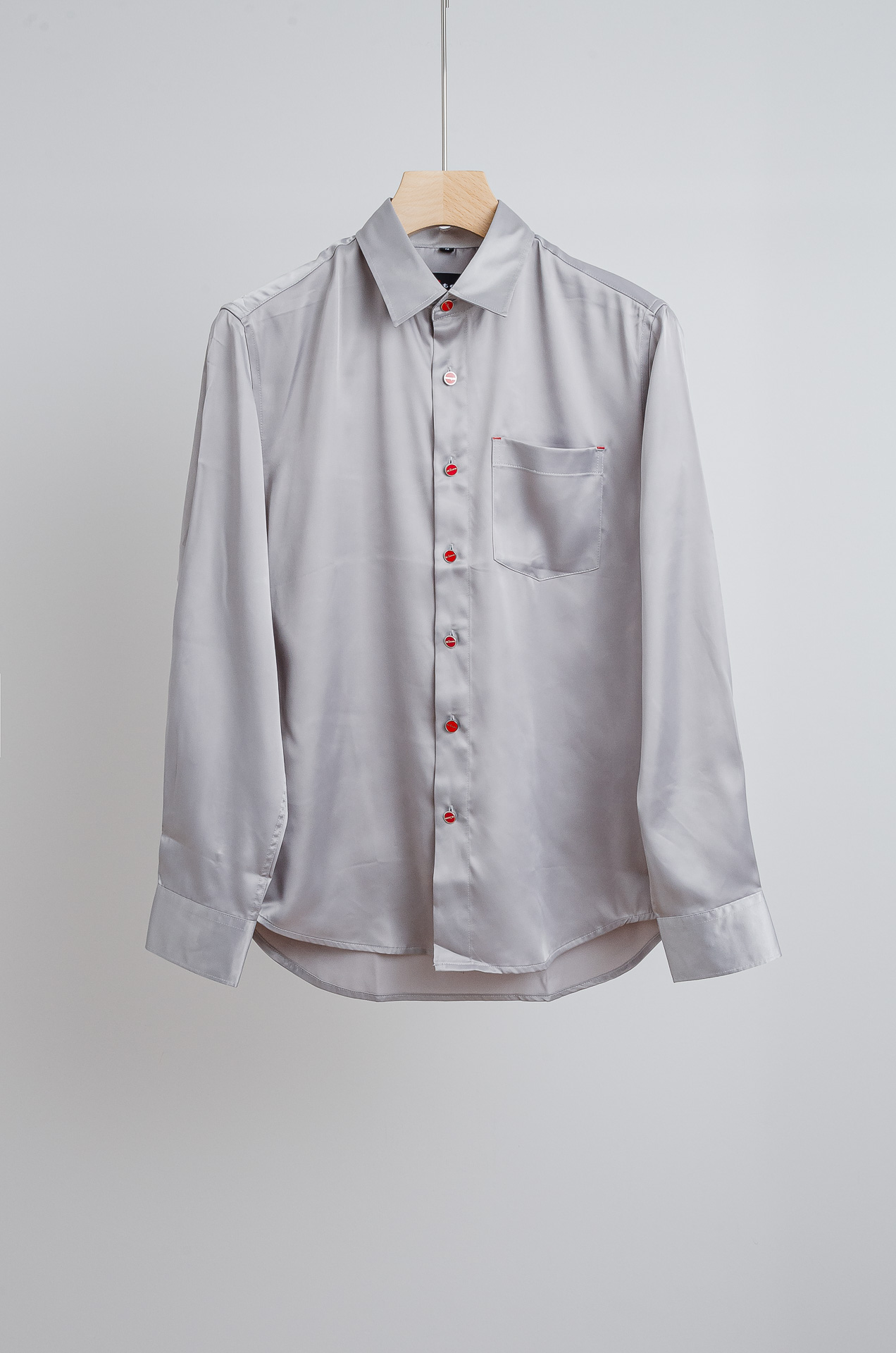 ☀️☀️kiton2025新品高端商务休闲定制纽扣免烫男士典雅纯色翻领长袖衬衫真的是秋季必备款了，抗皱耐