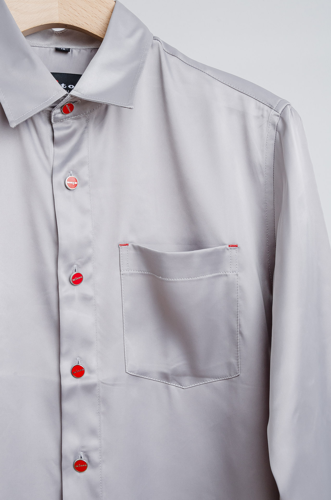 ☀️☀️kiton2025新品高端商务休闲定制纽扣免烫男士典雅纯色翻领长袖衬衫真的是秋季必备款了，抗皱耐