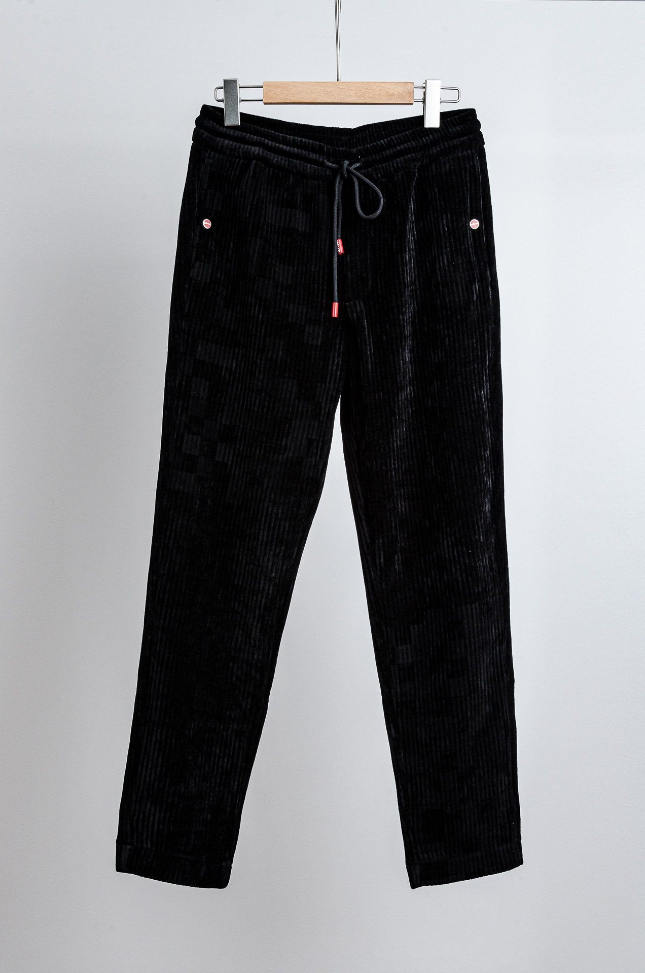 ☀️☀️kiton2025新品时装款舒适直筒立体剪裁完美修饰腿型男士商务休闲长裤极简风的一款休闲裤，采用