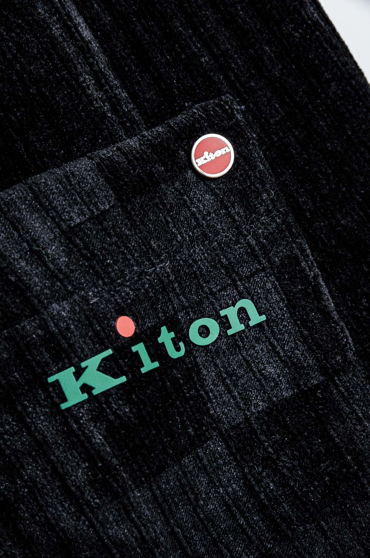 ☀️☀️kiton2025新品时装款舒适直筒立体剪裁完美修饰腿型男士商务休闲长裤极简风的一款休闲裤，采用