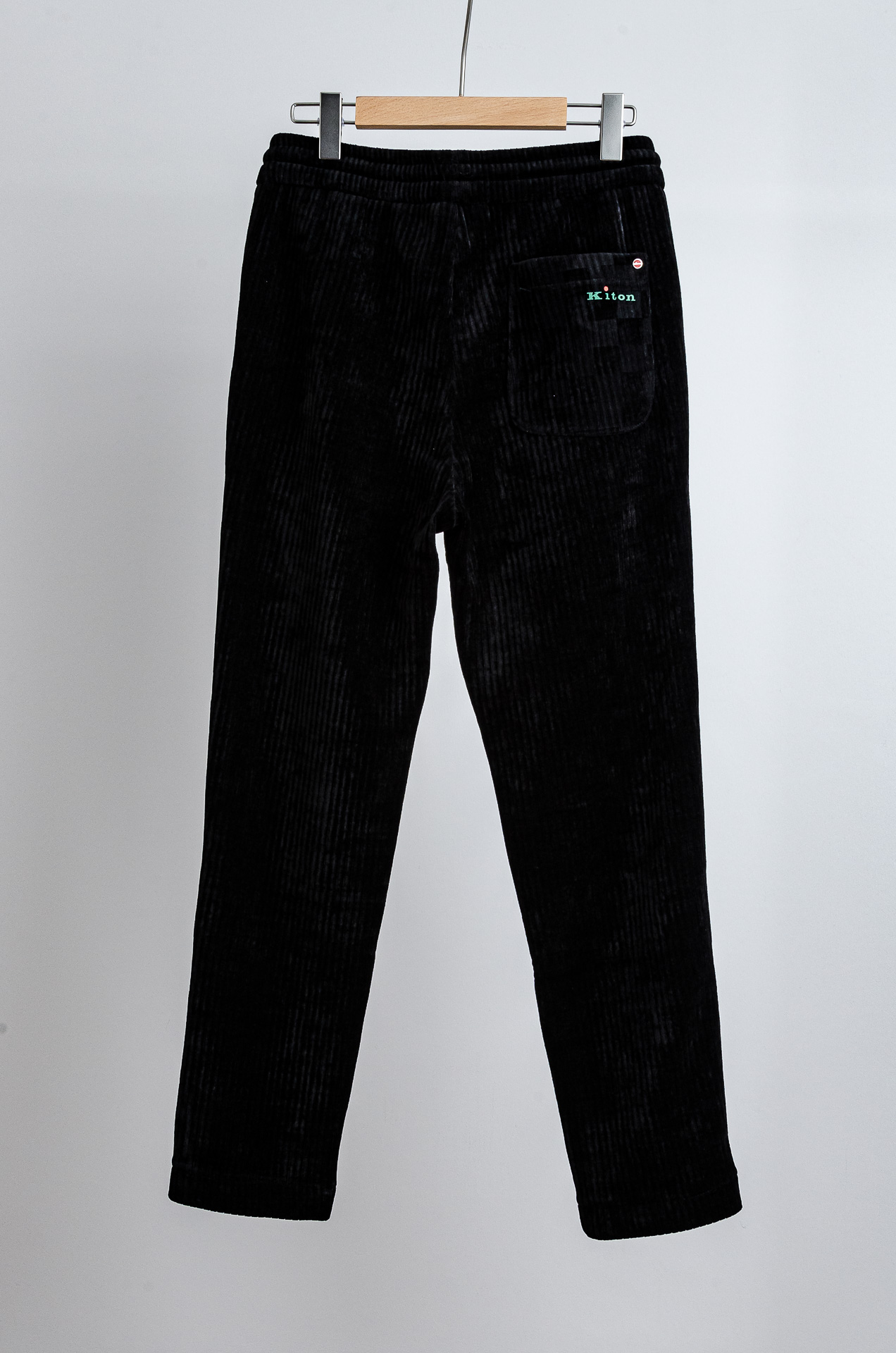 ☀️☀️kiton2025新品时装款舒适直筒立体剪裁完美修饰腿型男士商务休闲长裤极简风的一款休闲裤，采用