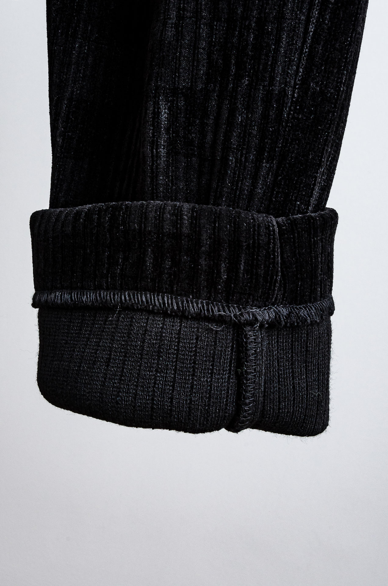 ☀️☀️kiton2025新品时装款舒适直筒立体剪裁完美修饰腿型男士商务休闲长裤极简风的一款休闲裤，采用