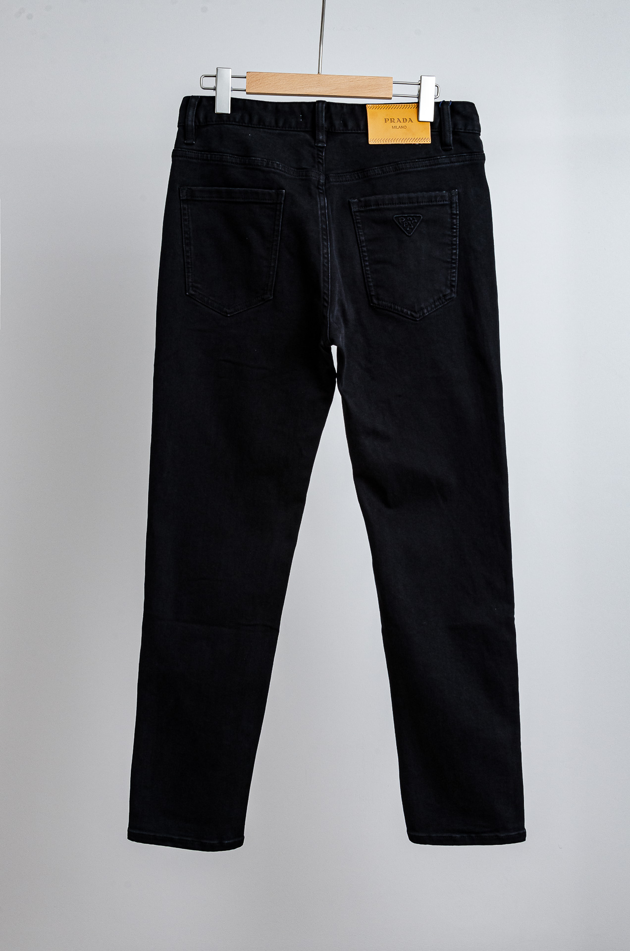 ☀️☀️Prada普拉达2026男士时尚直筒牛仔长裤！最新裤装单品奉献，所有品质控男粉必须入手的极品，这