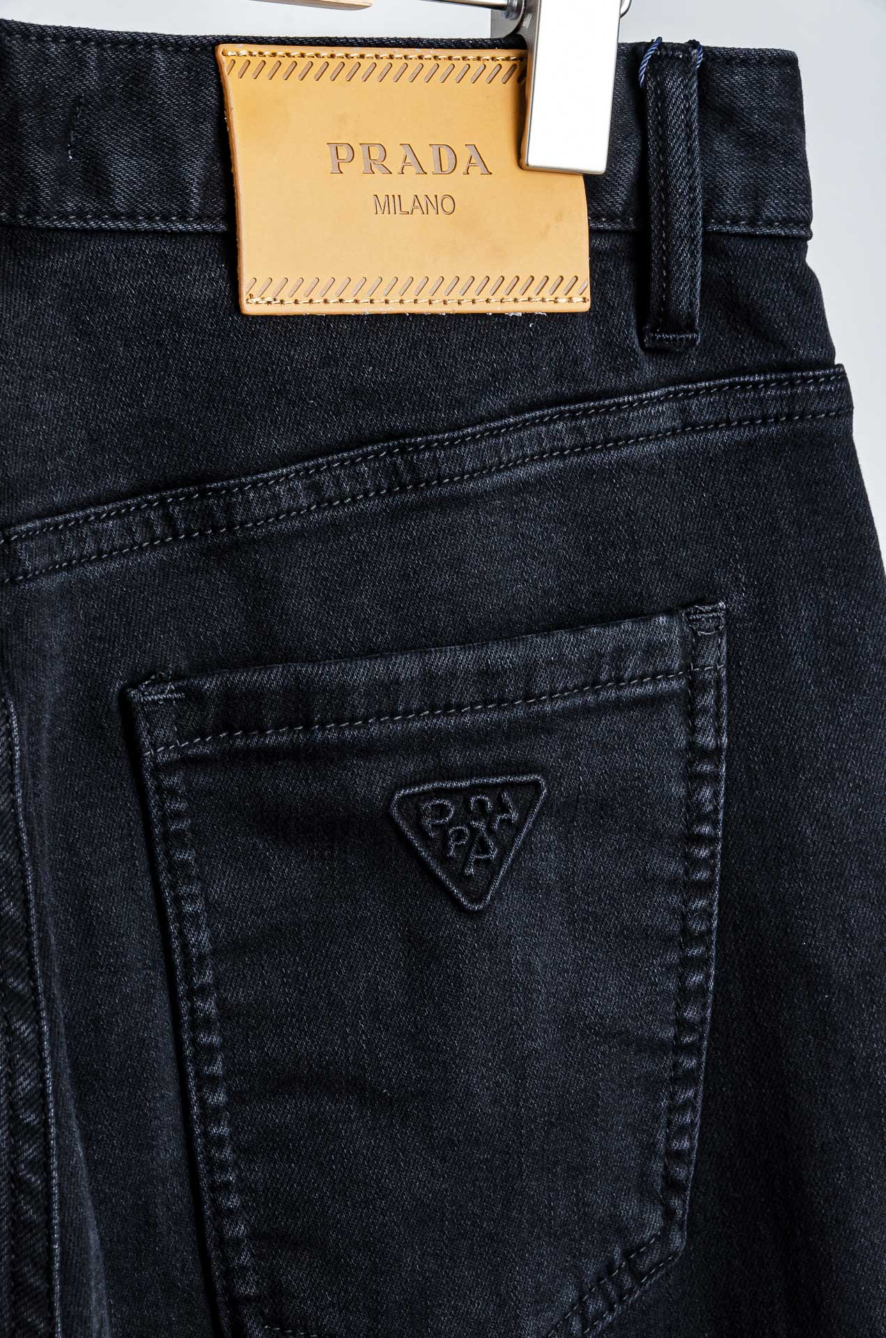 ☀️☀️Prada普拉达2026男士时尚直筒牛仔长裤！最新裤装单品奉献，所有品质控男粉必须入手的极品，这