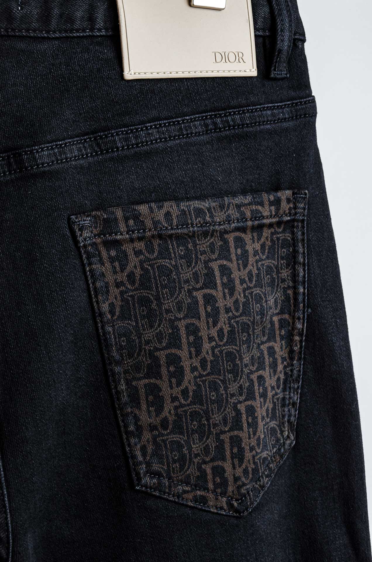 ☀️☀️迪奥dior2026男士时尚直筒牛仔长裤！最新裤装单品奉献，所有品质控男粉必须入手的极品，这样一