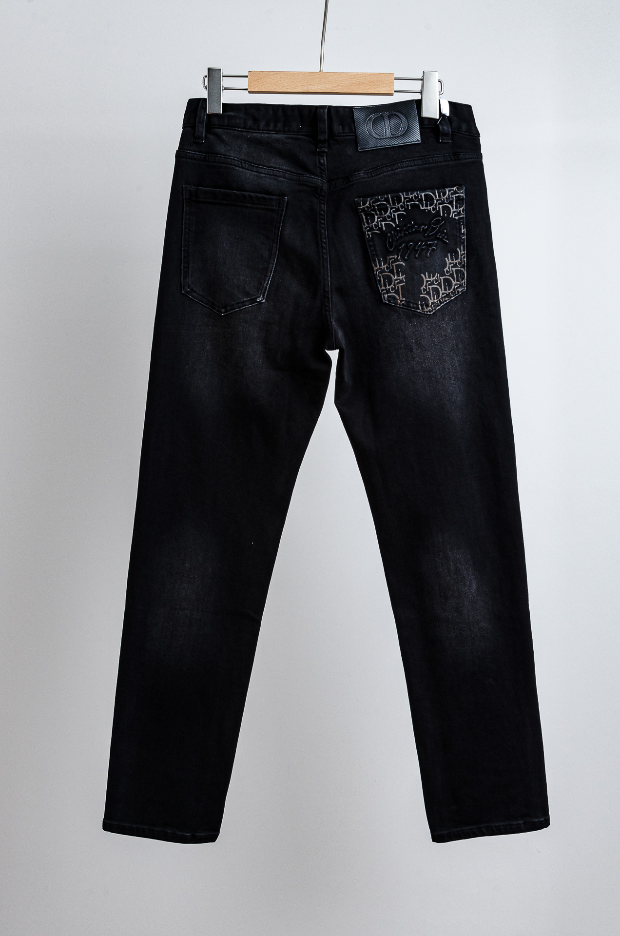 ☀️☀️迪奥dior2026男士时尚直筒牛仔长裤！最新裤装单品奉献，所有品质控男粉必须入手的极品，这样一