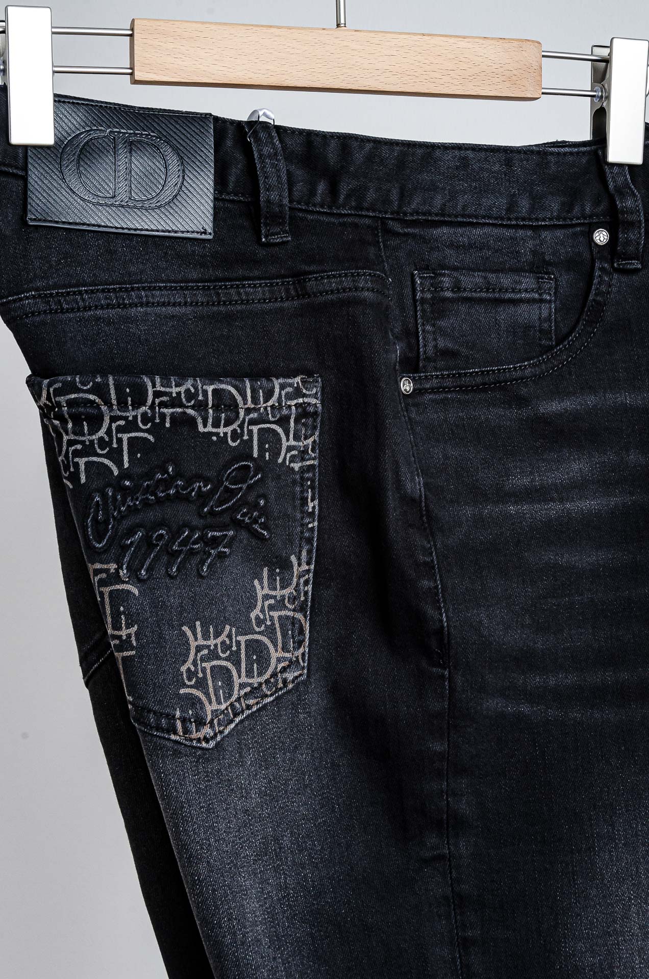 ☀️☀️迪奥dior2026男士时尚直筒牛仔长裤！最新裤装单品奉献，所有品质控男粉必须入手的极品，这样一