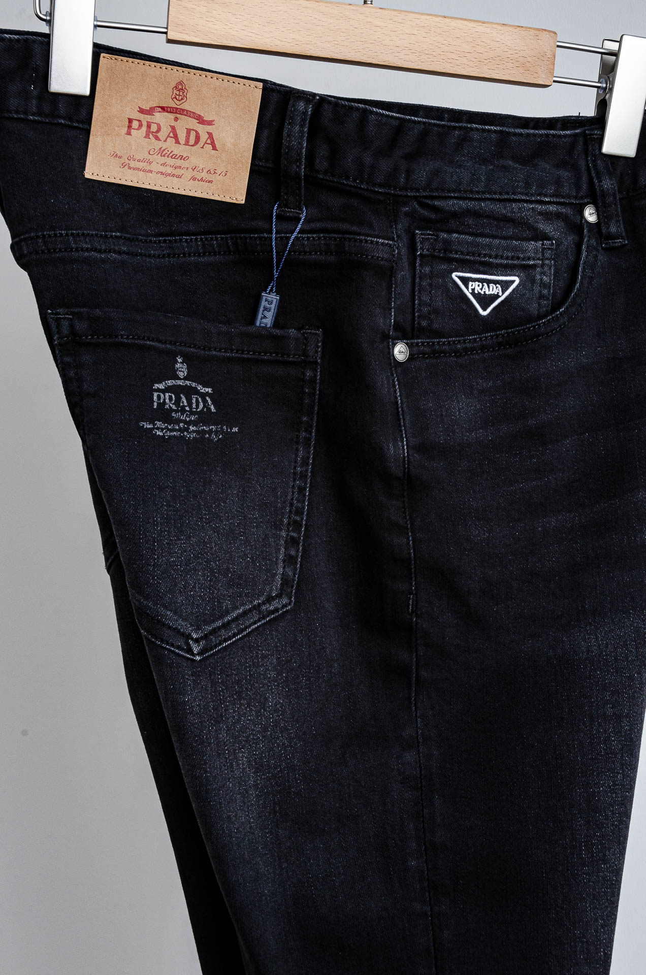 ☀️☀️Prada普拉达2026男士时尚直筒牛仔长裤！最新裤装单品奉献，所有品质控男粉必须入手的极品，这