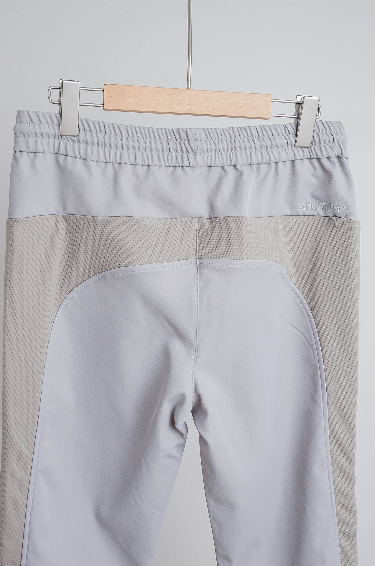 ☀️☀️始祖鸟2026 立体刺绣修饰弹力抽绳腰头男士休闲舒适直筒长裤其匠心打造，毋庸置疑的极品重磅，无需