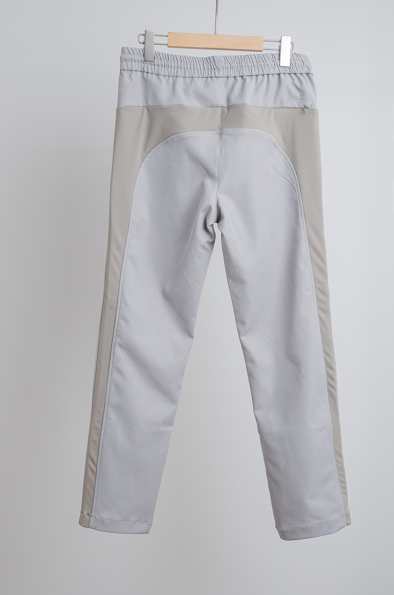 ☀️☀️始祖鸟2026 立体刺绣修饰弹力抽绳腰头男士休闲舒适直筒长裤其匠心打造，毋庸置疑的极品重磅，无需