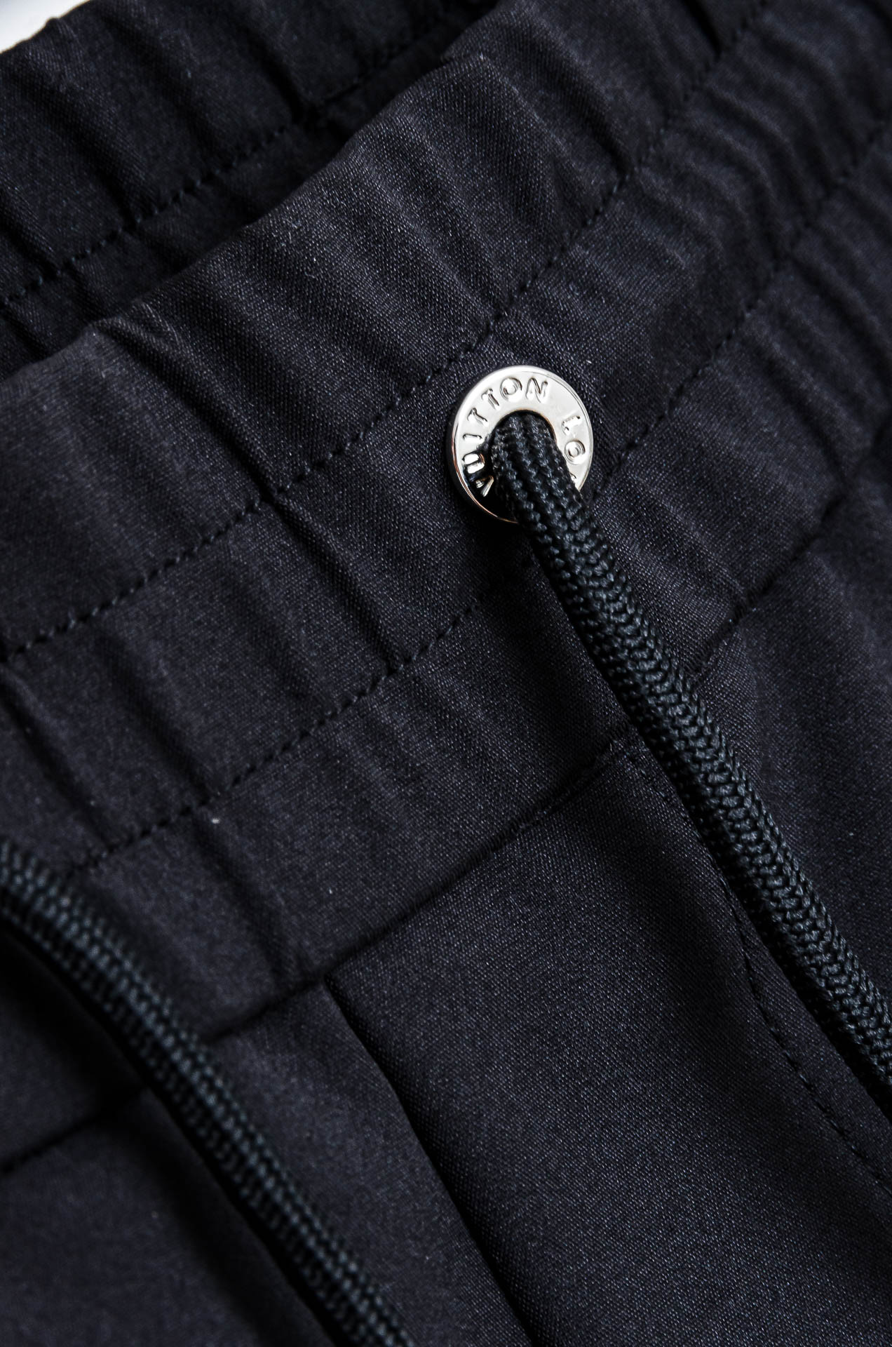 ☀️☀️L＊V. 2026ss立体刺绣修饰弹力抽绳腰头男士休闲舒适直筒长裤其匠心打造，毋庸置疑的极品重磅