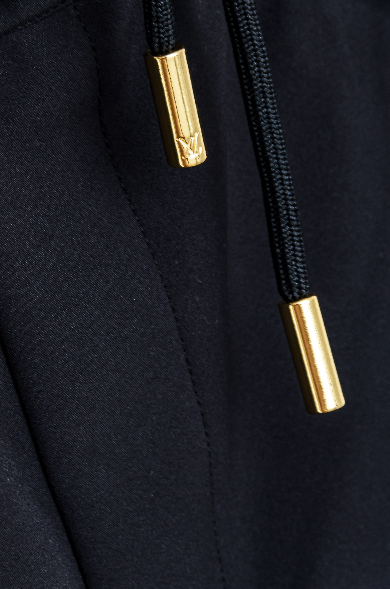 ☀️☀️L＊V. 2026ss立体刺绣修饰弹力抽绳腰头男士休闲舒适直筒长裤其匠心打造，毋庸置疑的极品重磅