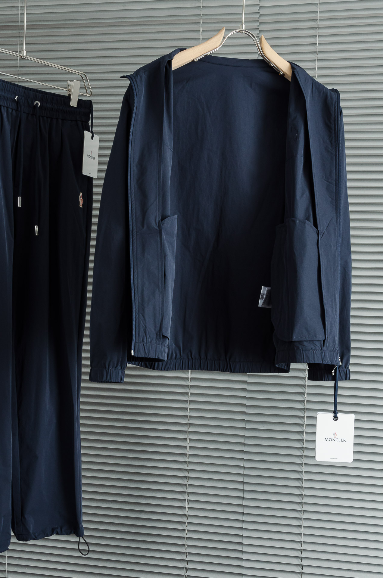 moncler蒙口2025FW科技轻薄尼龙面料夹克套装#(夹克外套+长裤)贸易公司稀有面料流出，市面上罕