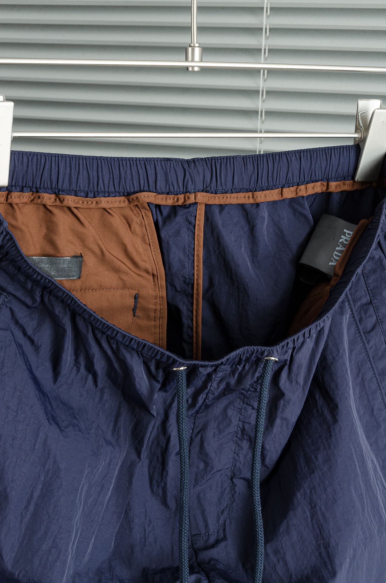 普拉达Prada2025FW科技轻薄尼龙面料夹克套装#(夹克外套+长裤)贸易公司稀有面料流出，市面上罕见