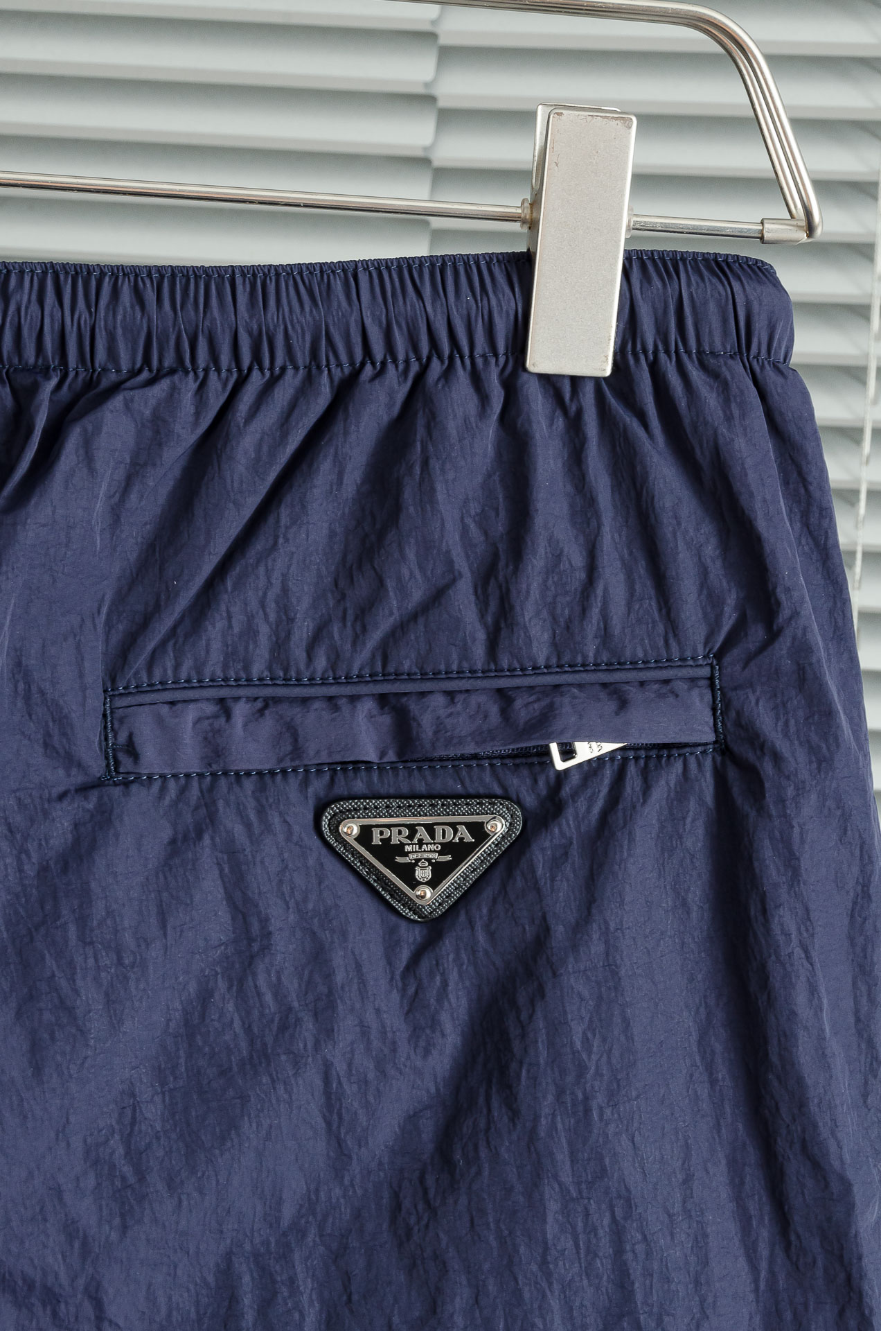 普拉达Prada2025FW科技轻薄尼龙面料夹克套装#(夹克外套+长裤)贸易公司稀有面料流出，市面上罕见