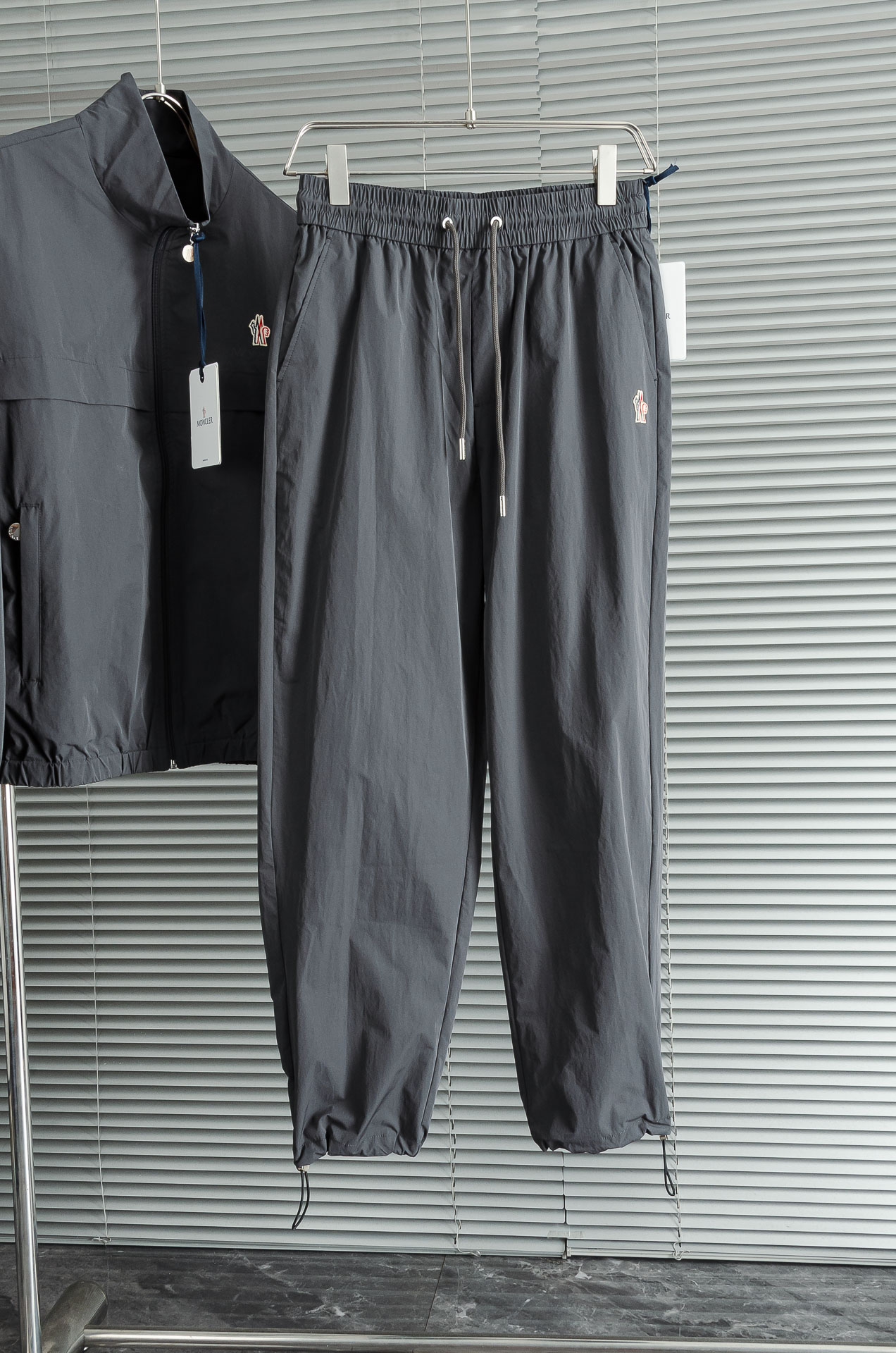 Moncler 2025FW科技轻薄尼龙面料夹克套装#(夹克外套+长裤)贸易公司稀有面料流出，市面上罕见