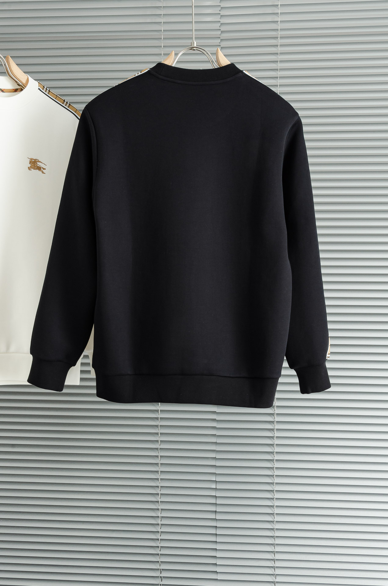 BURBERRY 2025FW新品 空气层肌理感客供进口舒适透气挺括版 拼皮料修饰拉链翻领长袖男士卫衣#