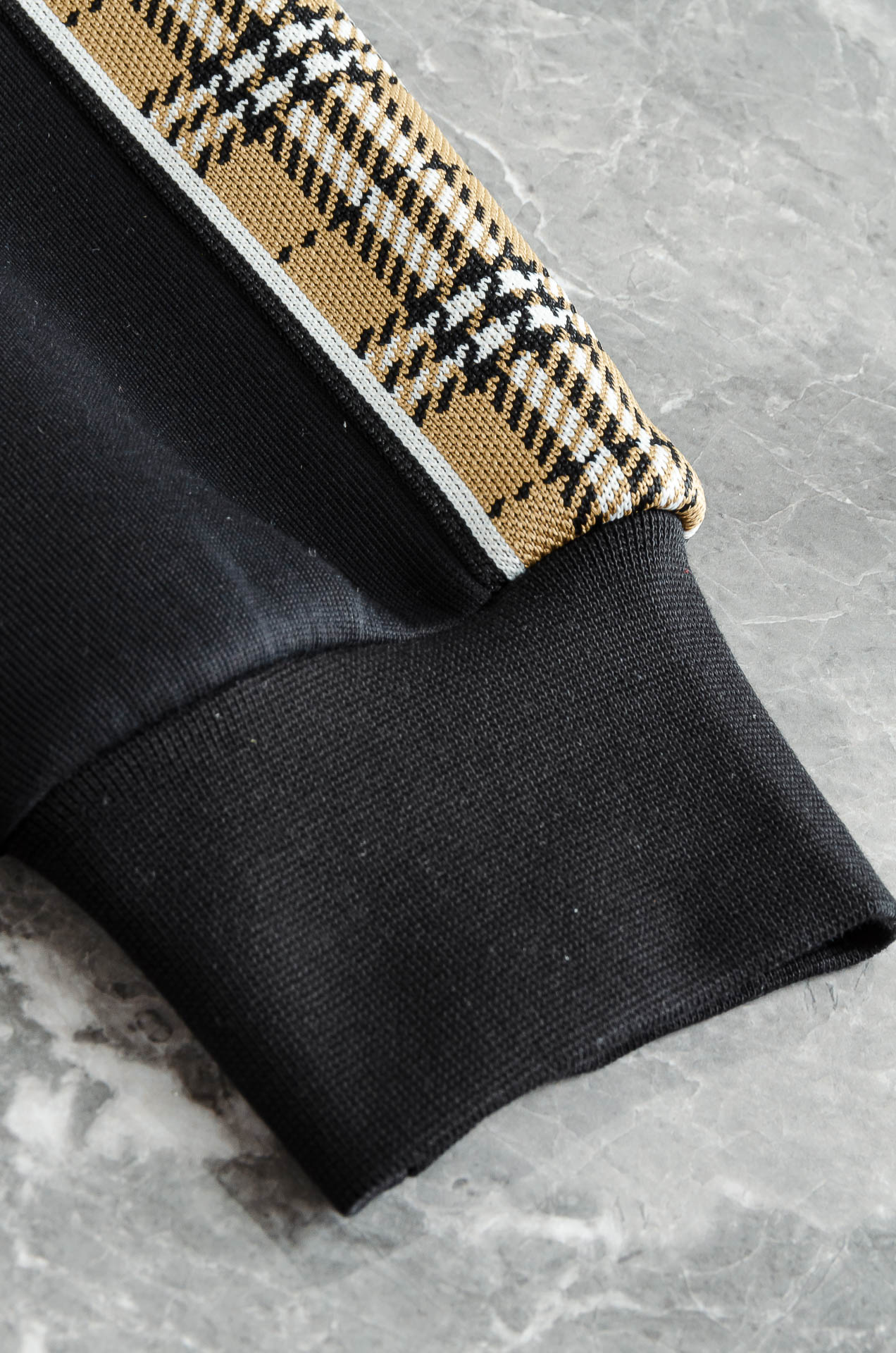 BURBERRY 2025FW新品 空气层肌理感客供进口舒适透气挺括版 拼皮料修饰拉链翻领长袖男士卫衣#