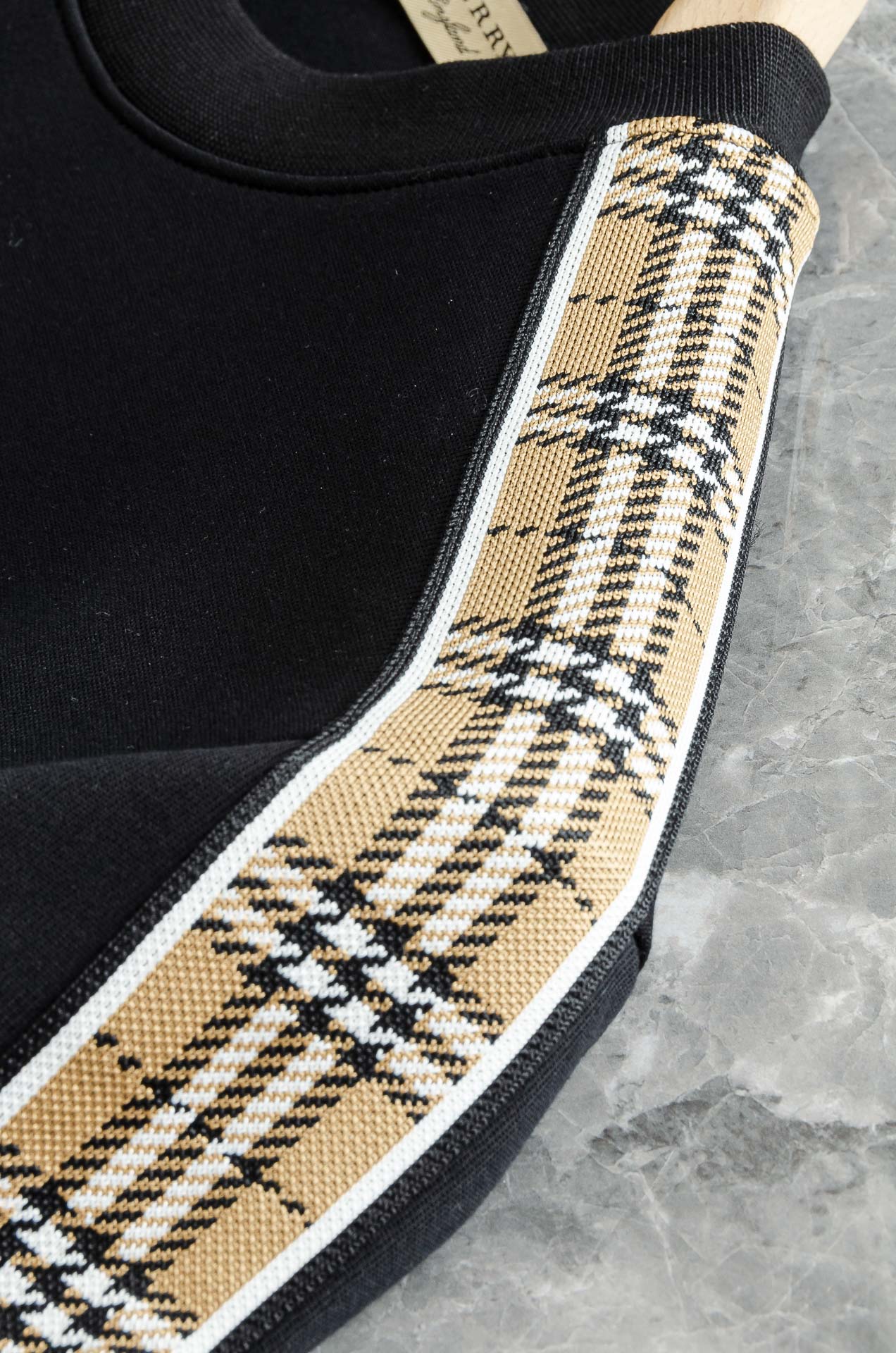 BURBERRY 2025FW新品 空气层肌理感客供进口舒适透气挺括版 拼皮料修饰拉链翻领长袖男士卫衣#