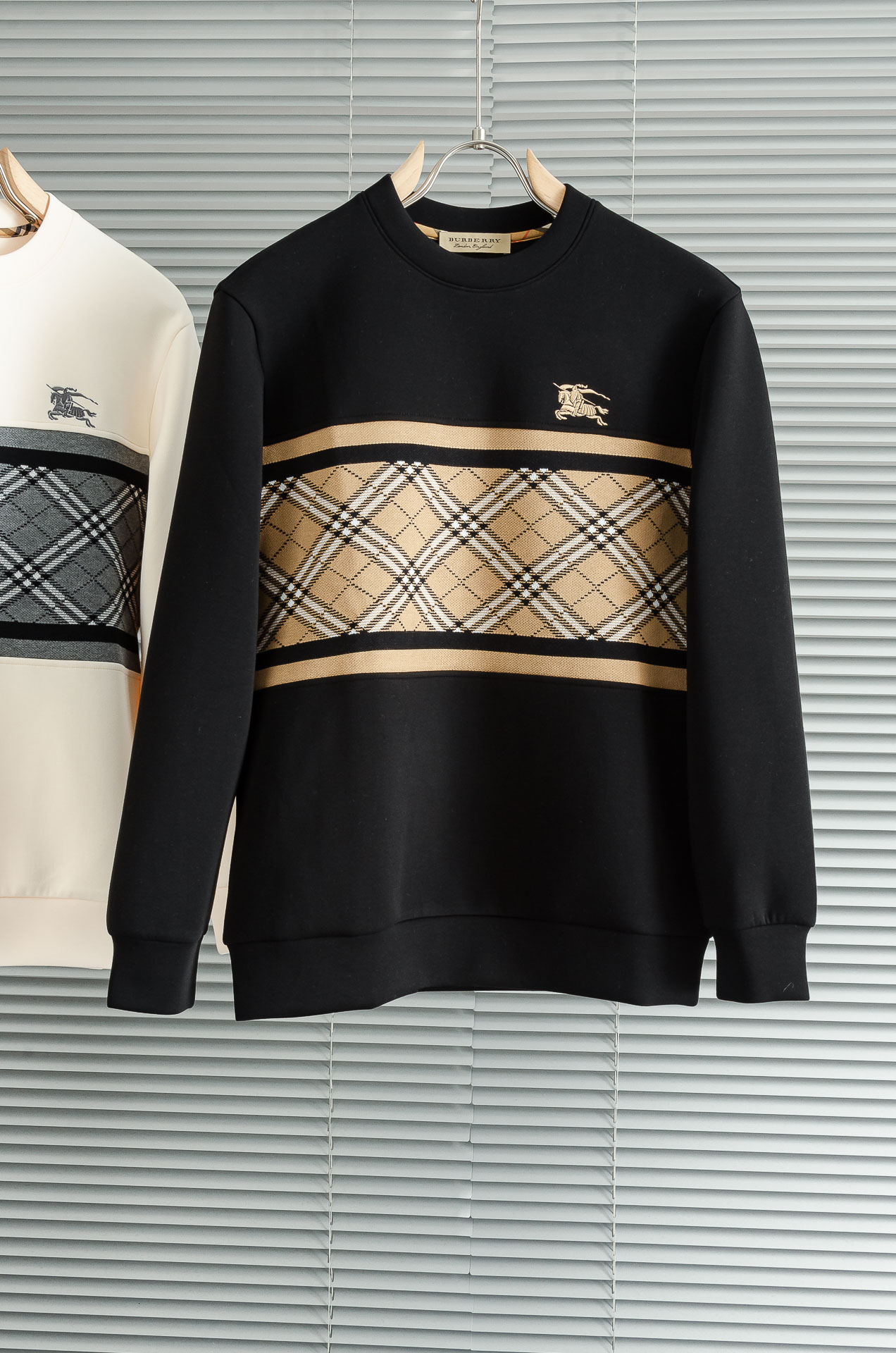 BURBERRY 2025FW新品 空气层肌理感客供进口舒适透气挺括版 拼皮料修饰拉链翻领长袖男士卫衣#