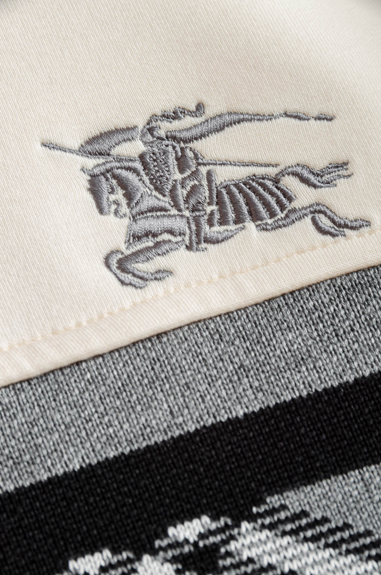 BURBERRY 2025FW新品 空气层肌理感客供进口舒适透气挺括版 拼皮料修饰拉链翻领长袖男士卫衣#