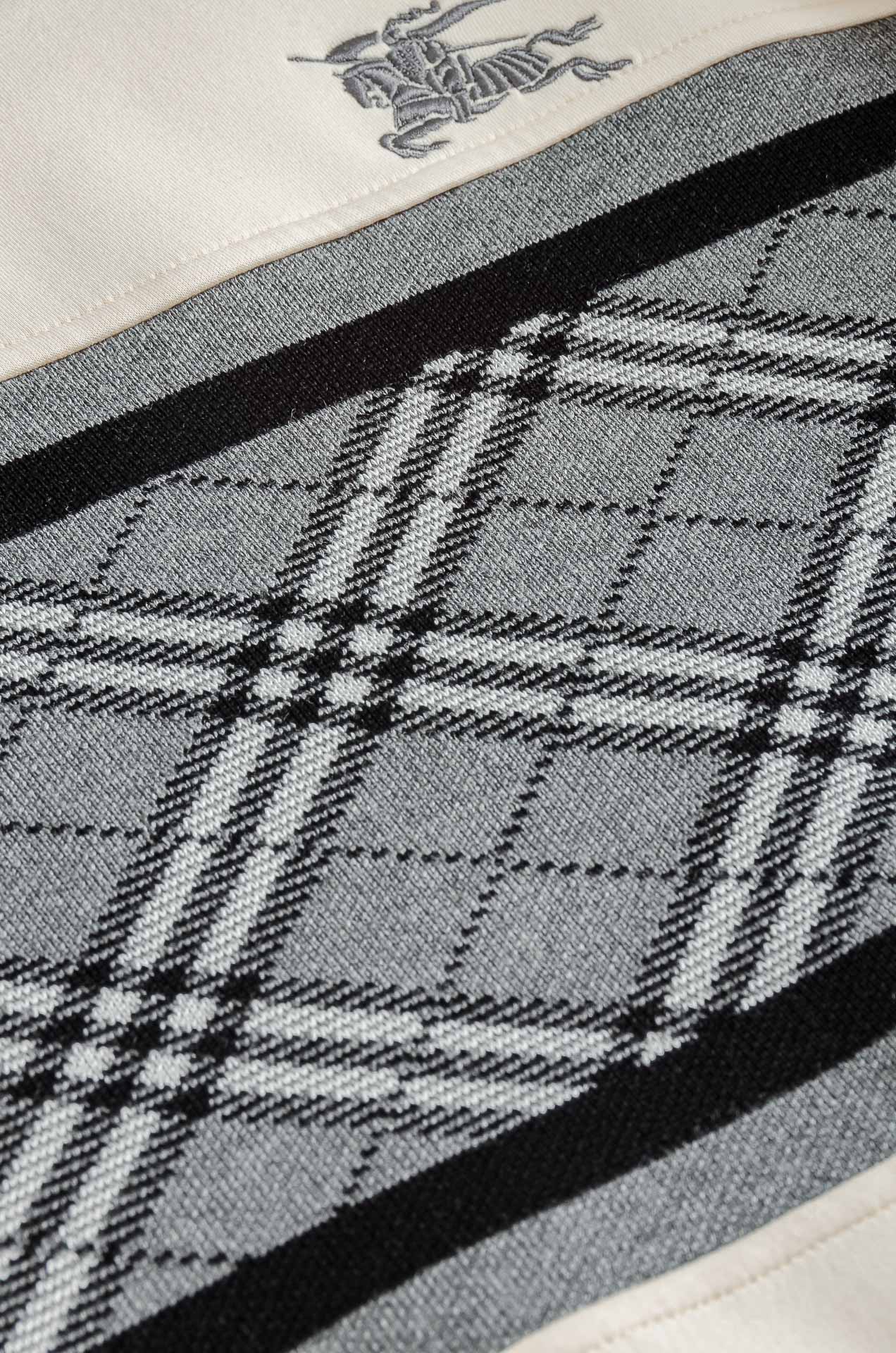 BURBERRY 2025FW新品 空气层肌理感客供进口舒适透气挺括版 拼皮料修饰拉链翻领长袖男士卫衣#