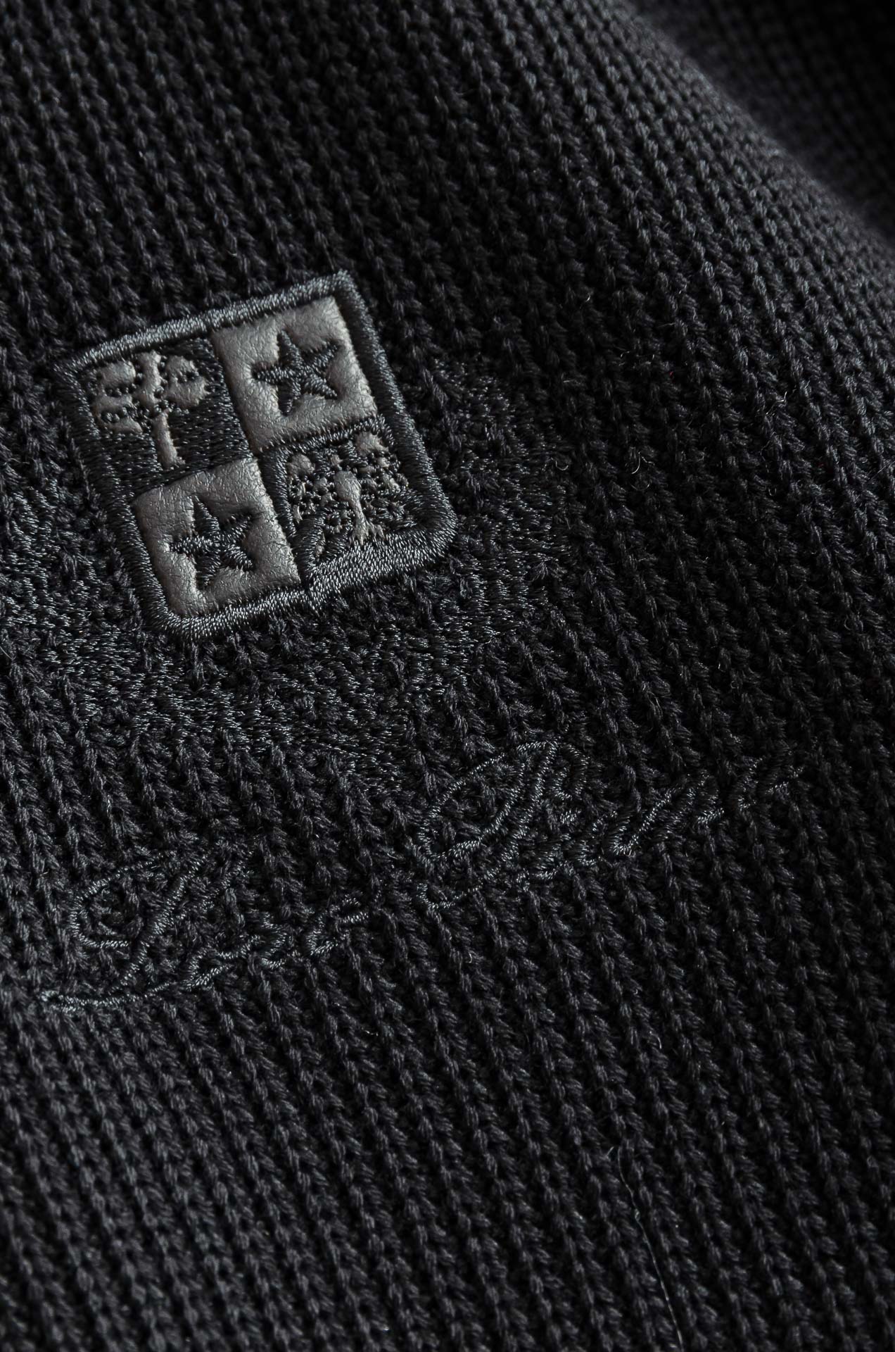 lP🆕 1935FW新品 空气层肌理感客供进口舒适透气挺括版 拼皮料修饰拉链翻领长袖男士卫衣#选用进口面