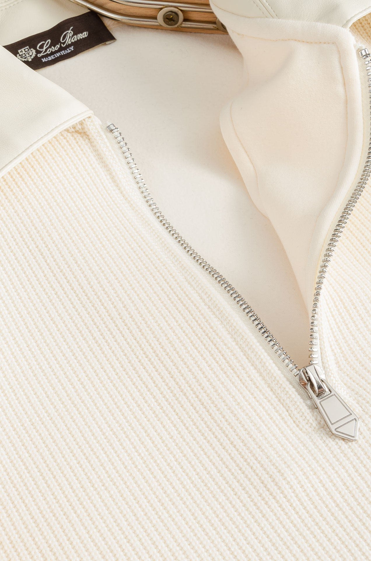 lP🆕 1935FW新品 空气层肌理感客供进口舒适透气挺括版 拼皮料修饰拉链翻领长袖男士卫衣#选用进口面