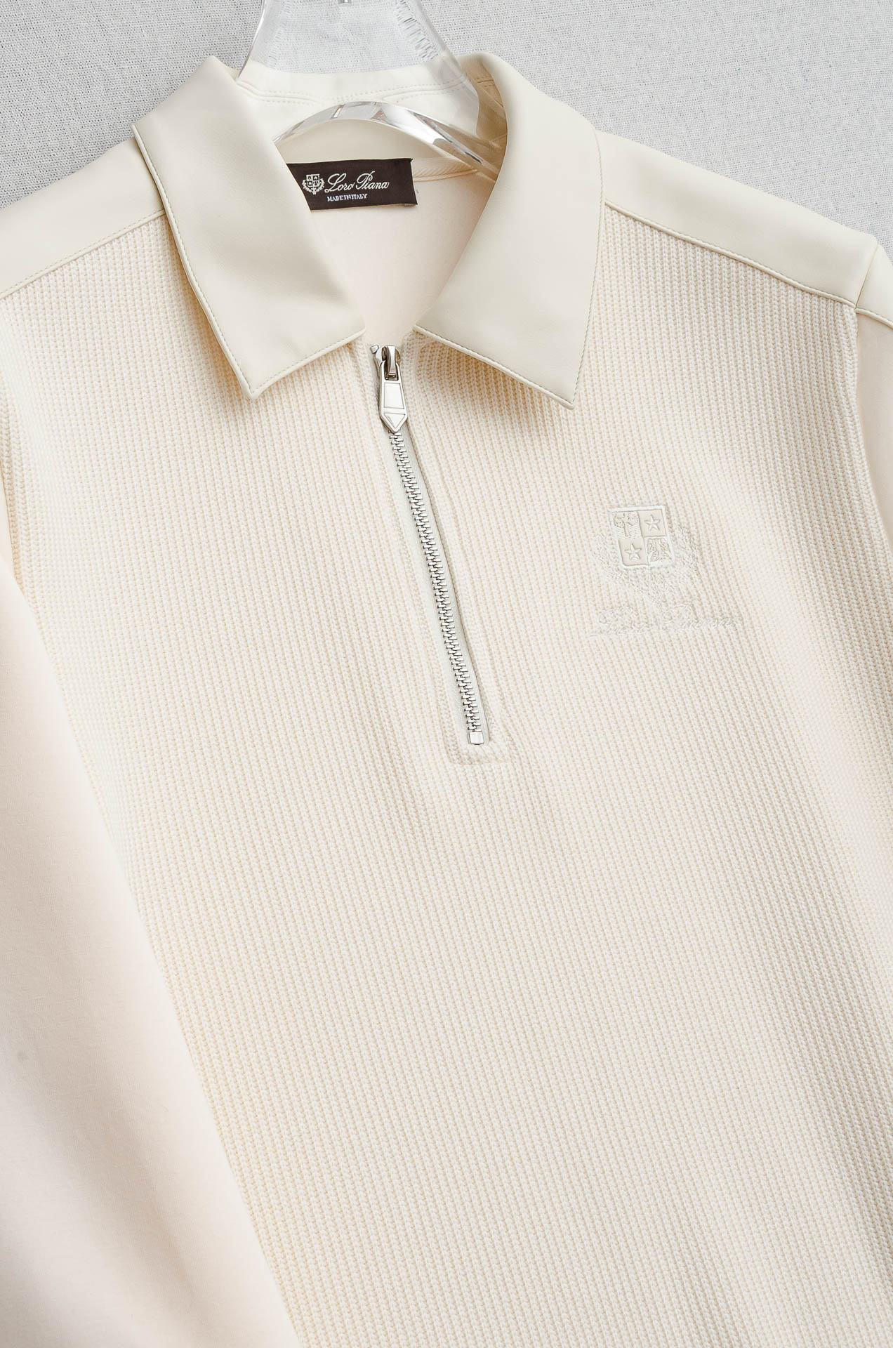 lP🆕 FW新品 空气层肌理感客供进口舒适透气挺括版 拼皮料修饰拉链翻领长袖男士卫衣#选用进口面料58.