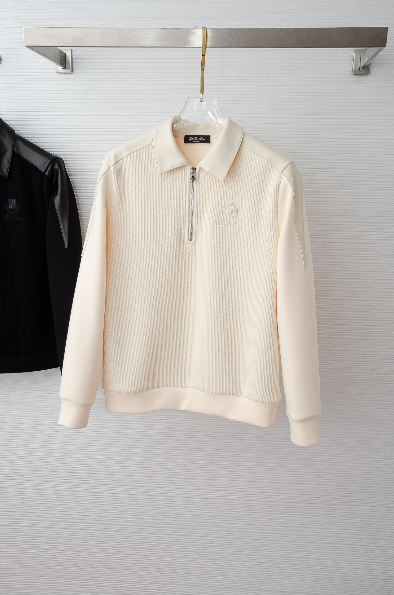 lP🆕 FW新品 空气层肌理感客供进口舒适透气挺括版 拼皮料修饰拉链翻领长袖男士卫衣#选用进口面料58.