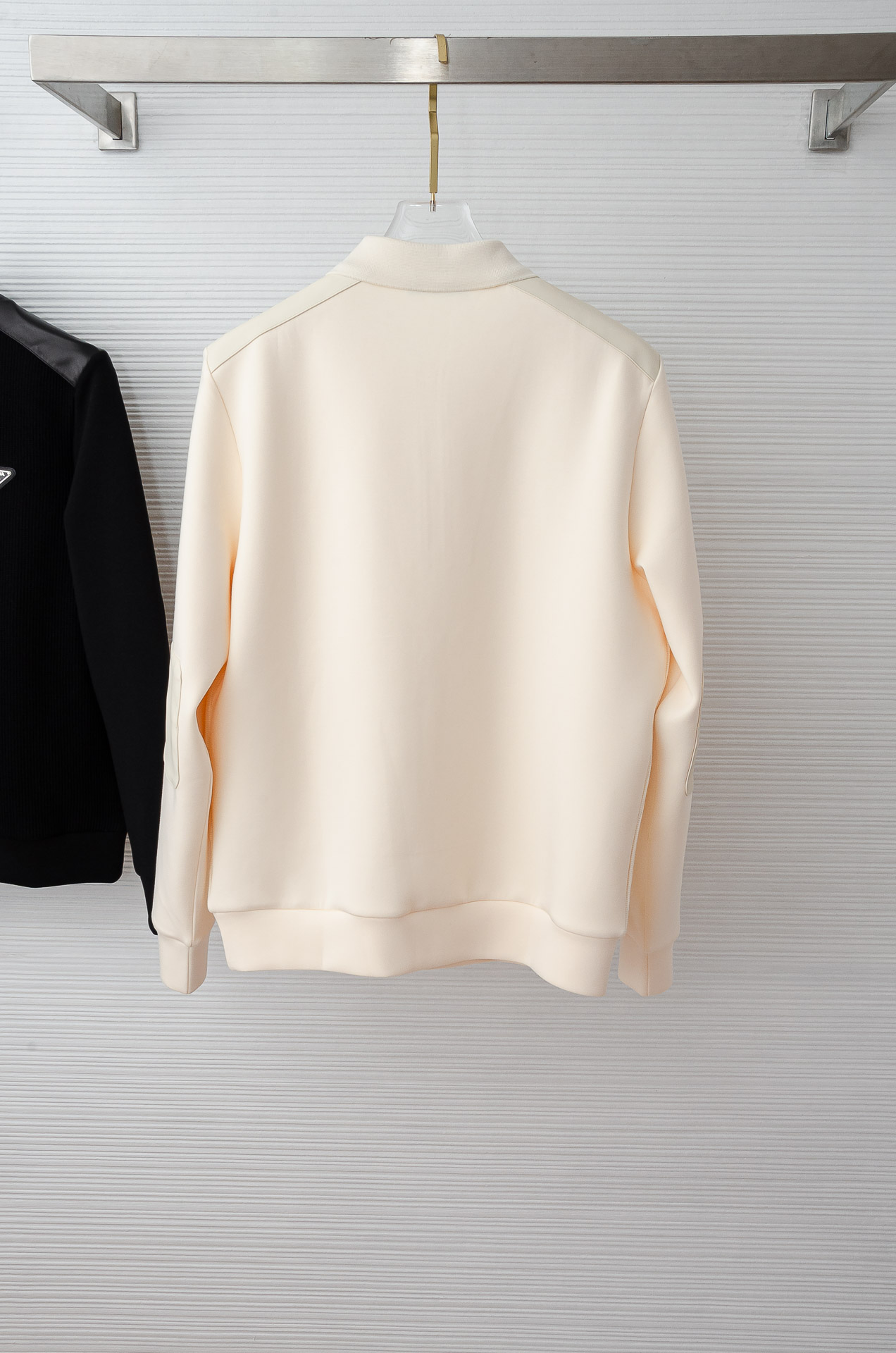 普拉达Prada 2025FW新品 空气层肌理感客供进口舒适透气挺括版 拼皮料修饰拉链翻领长袖男士卫衣#