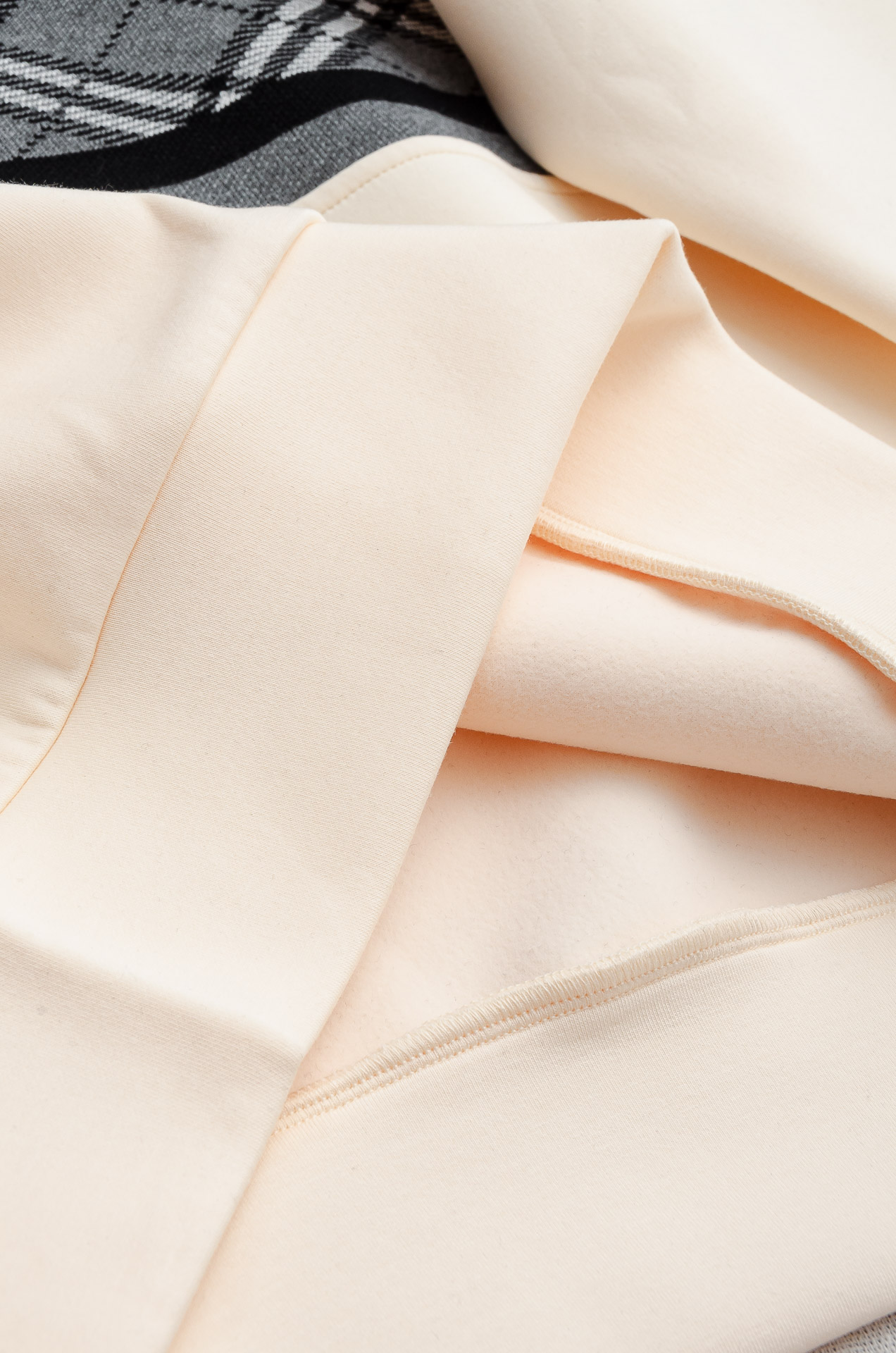 BURBERRY 2025FW新品 空气层肌理感客供进口舒适透气挺括版 拼皮料修饰拉链翻领长袖男士卫衣#